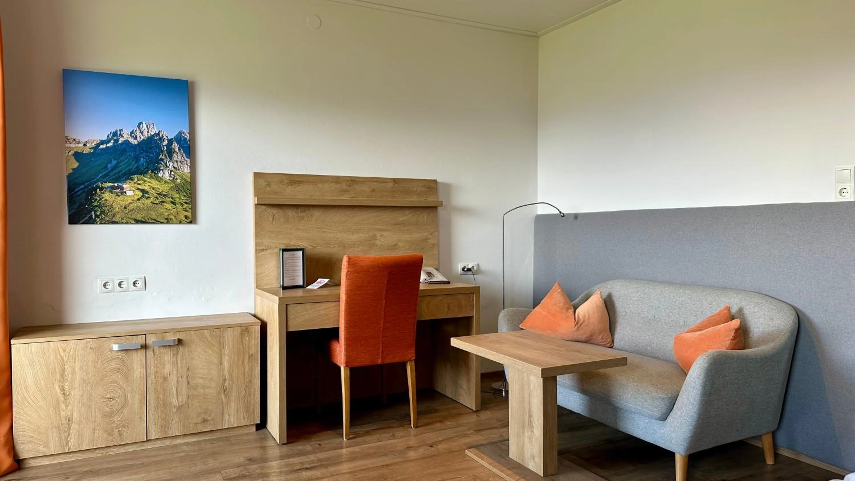 Photo of the whole room in Hotel Schöne Aussicht