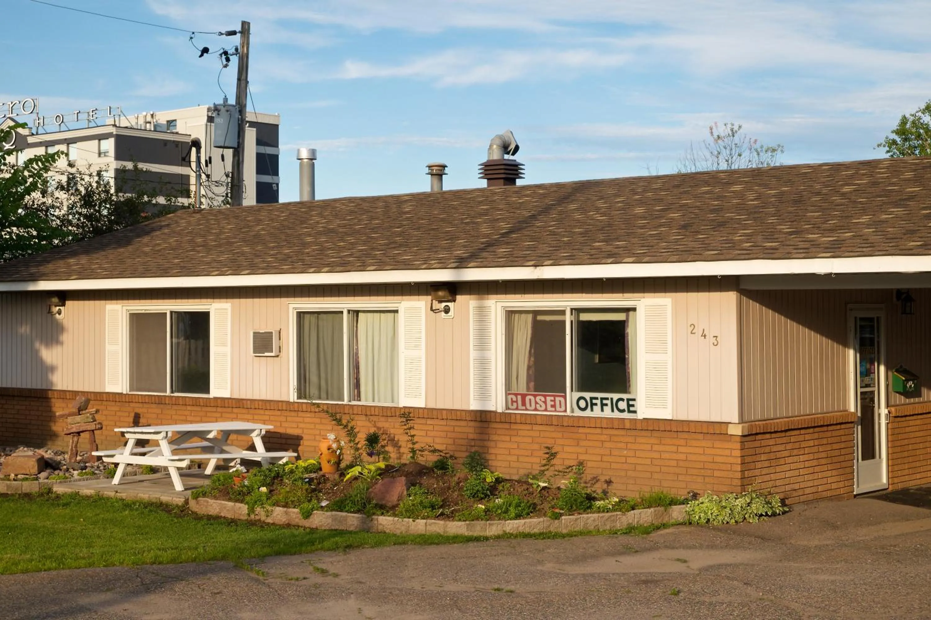 Property building in Northlander Motel