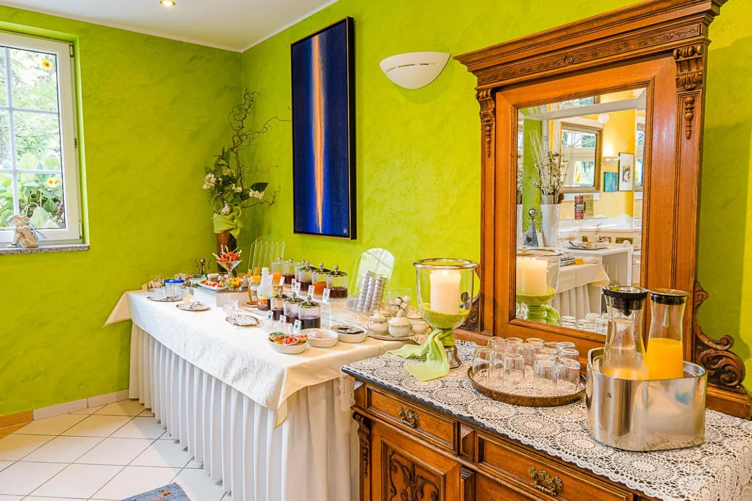 Buffet breakfast in Das Moser - Hotel Garni am See (Adults Only)