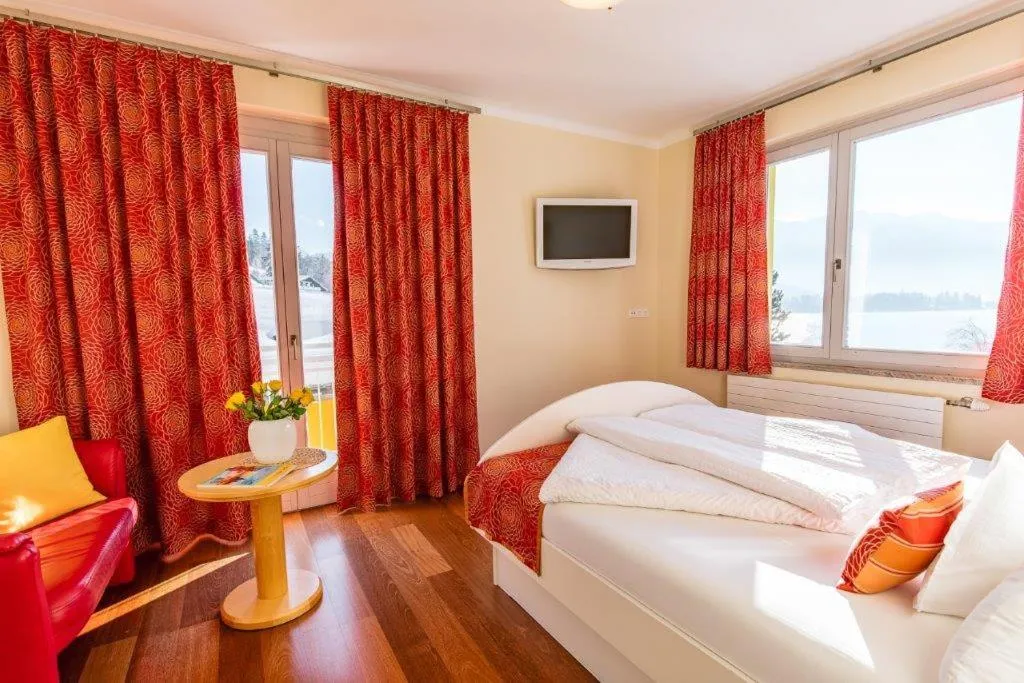 Bed in Das Moser - Hotel Garni am See (Adults Only)