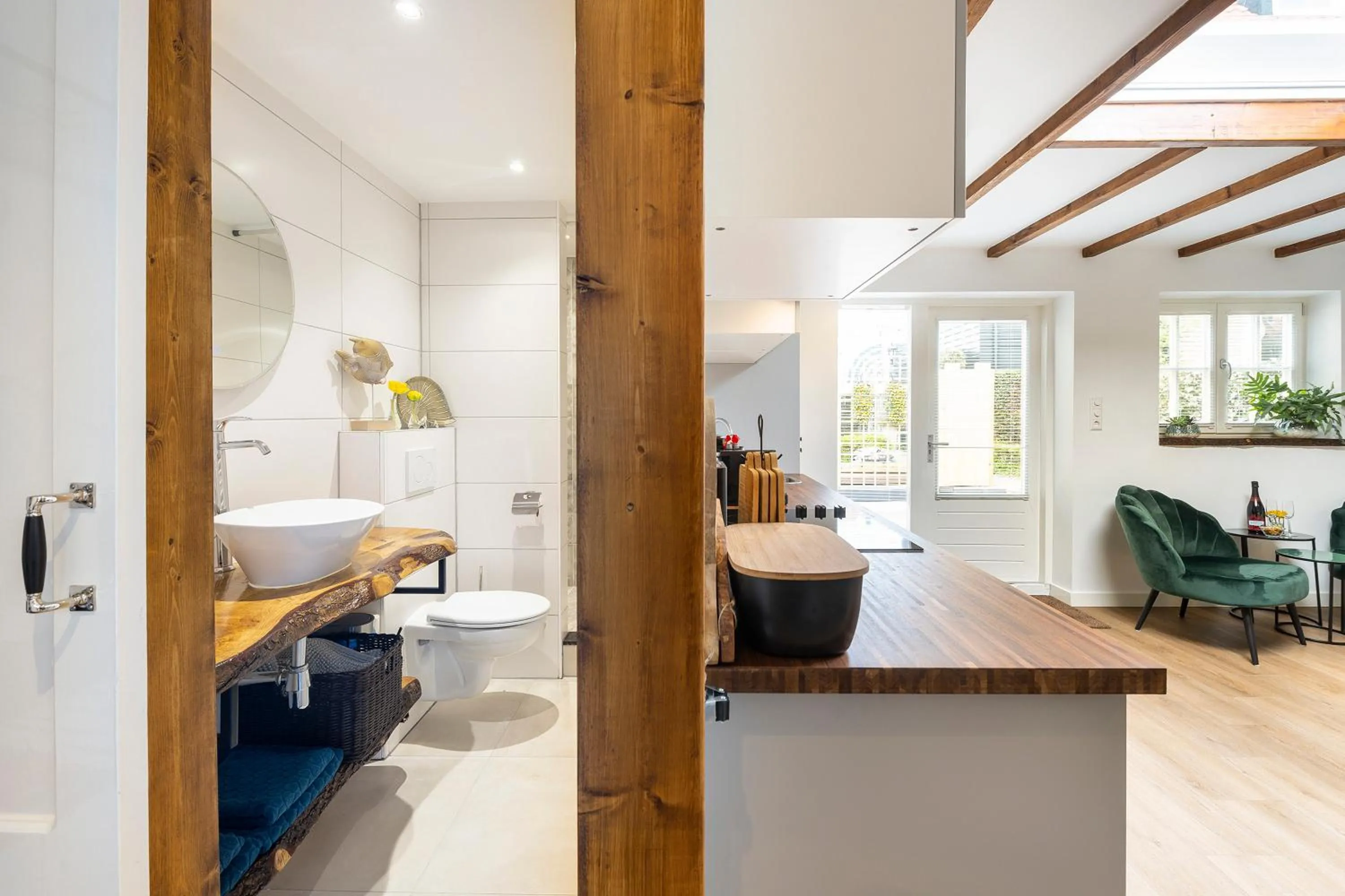 Bathroom in Cottage 44 - Free parking!