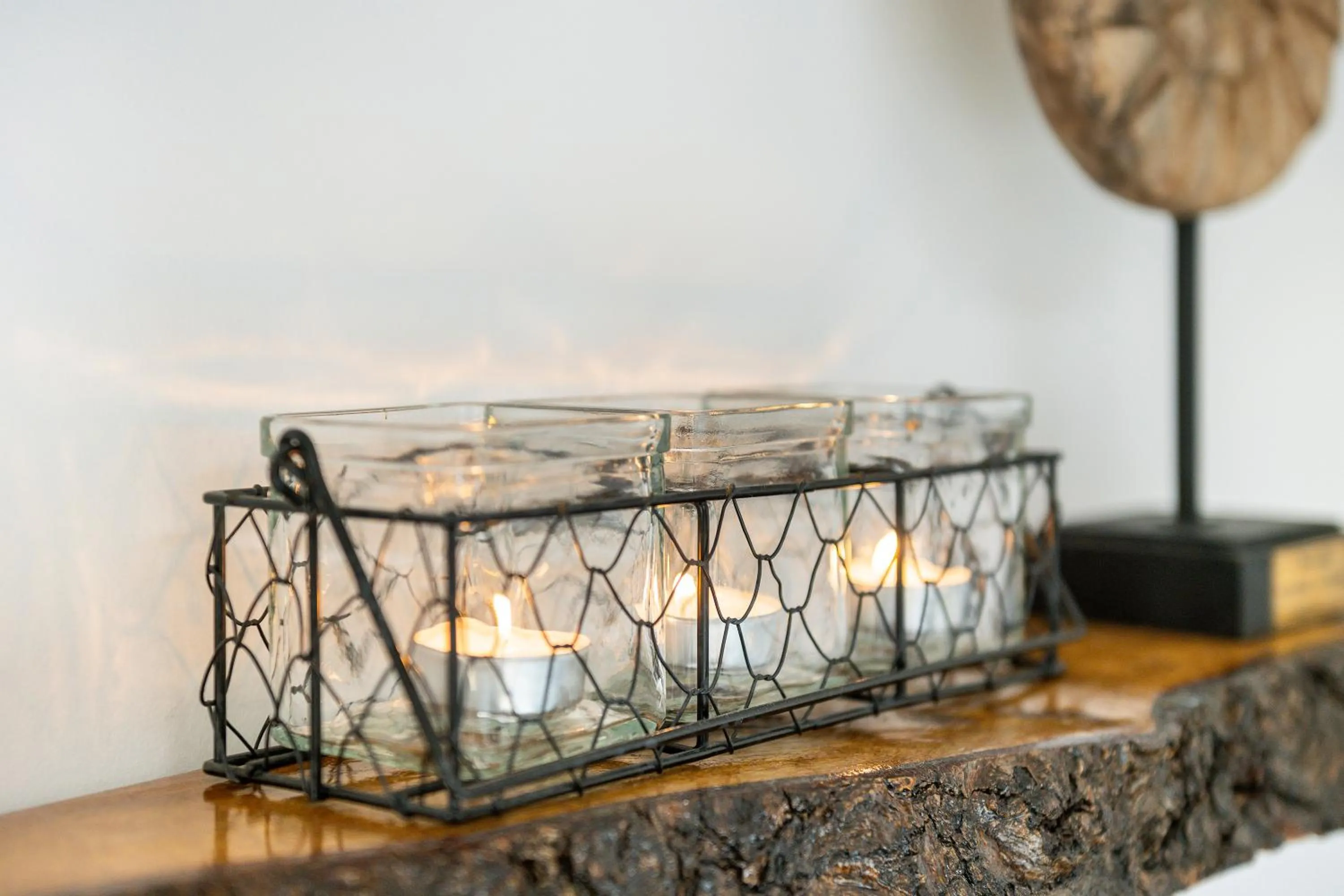 Decorative detail in Cottage 44 - Free parking!