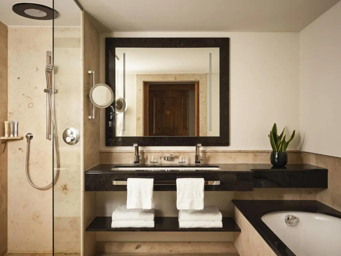 Interalpen-Hotel Tyrol