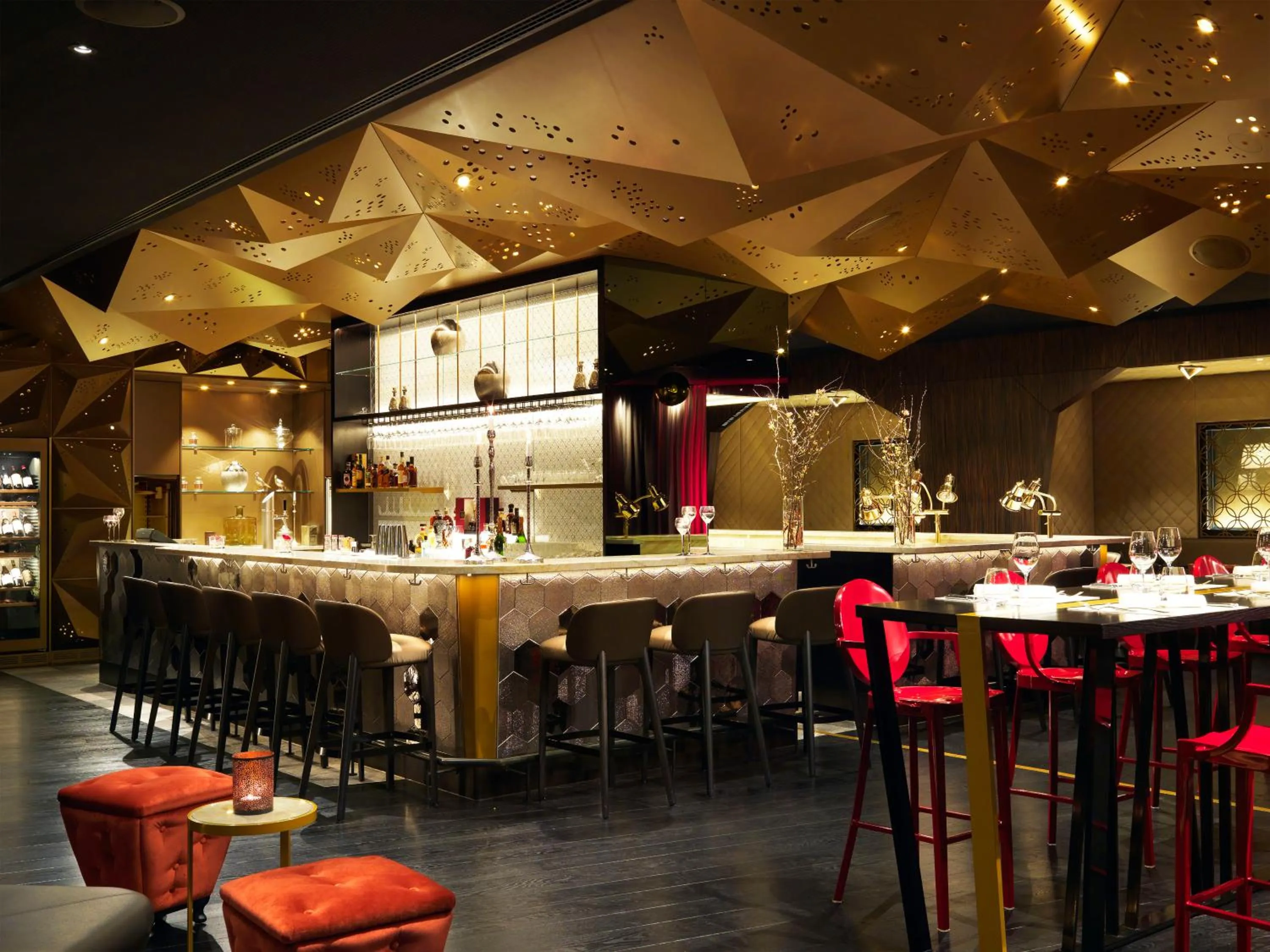 Lounge or bar in Interalpen-Hotel Tyrol