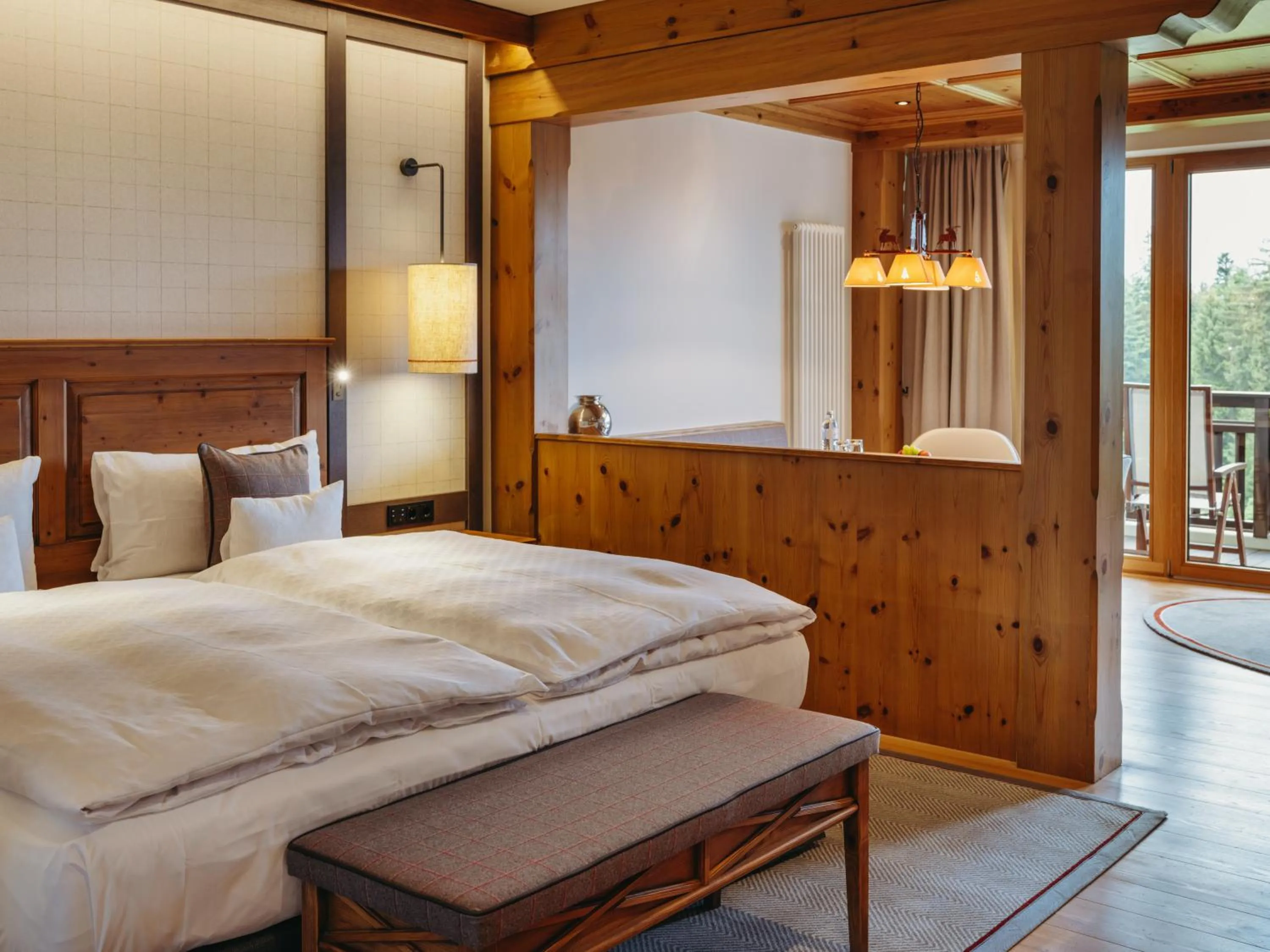 Bedroom, Bed in Interalpen-Hotel Tyrol