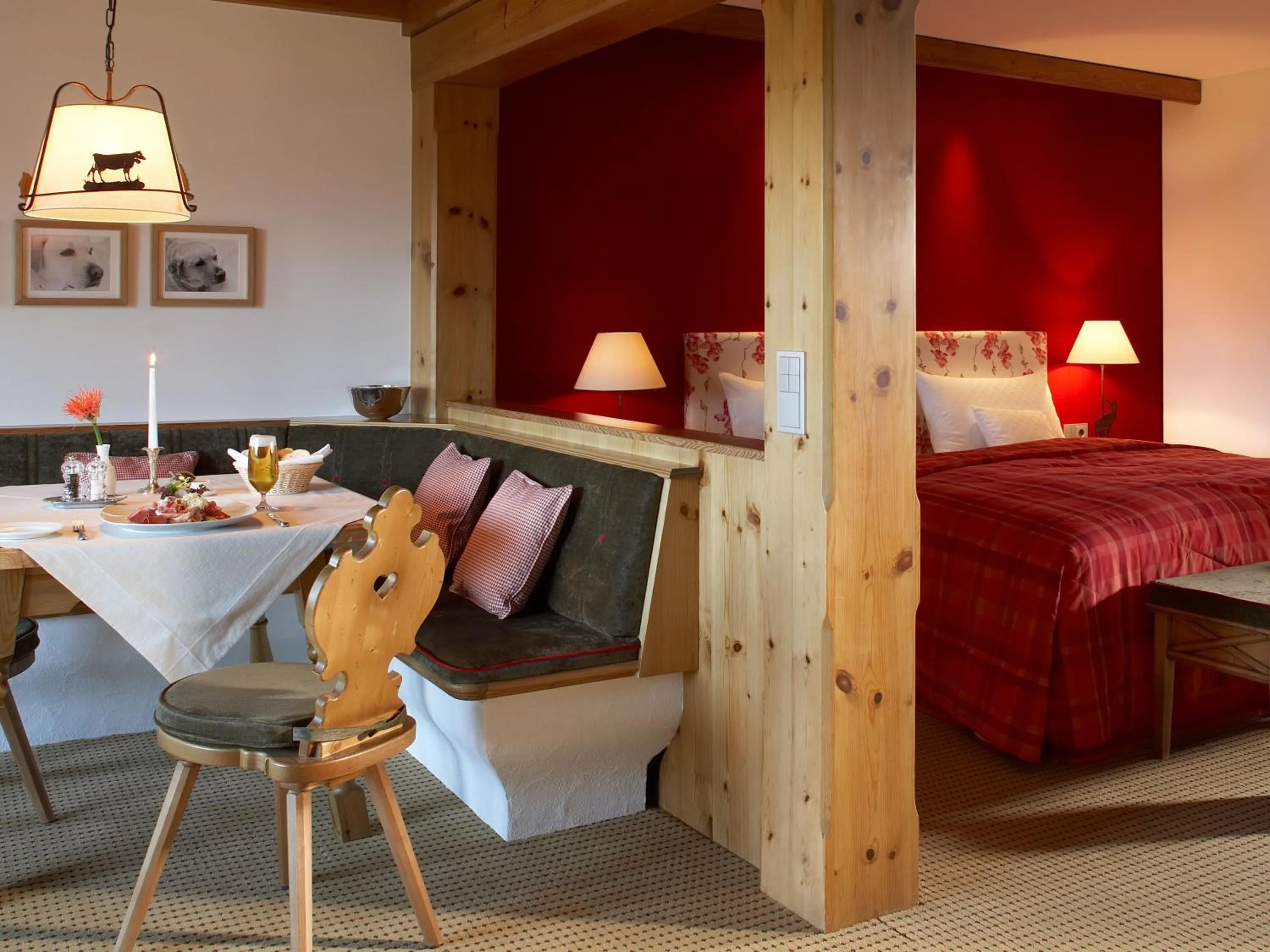 Staff, Bed in Interalpen-Hotel Tyrol
