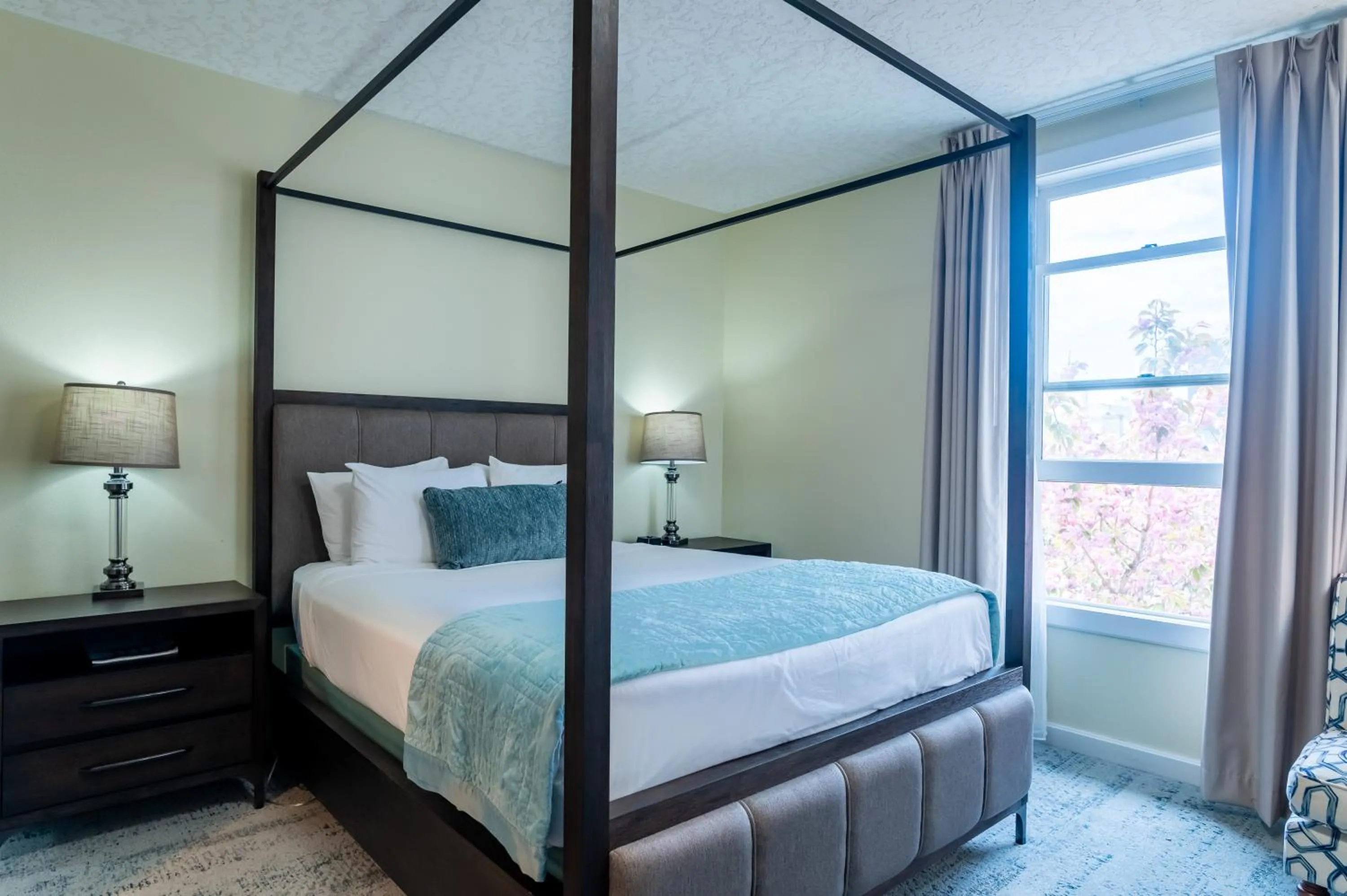 Bed in Gilbert Inn Seaside