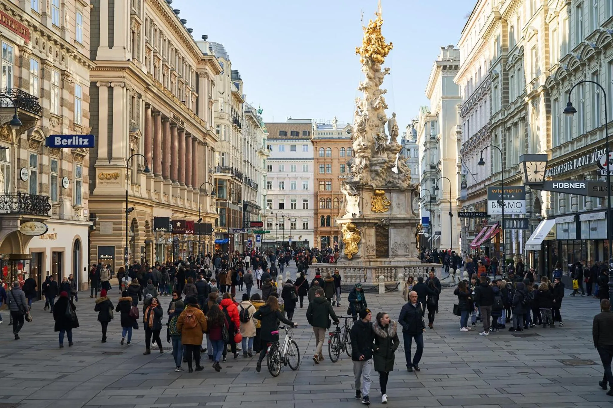 Staff in DO&CO Hotel Vienna