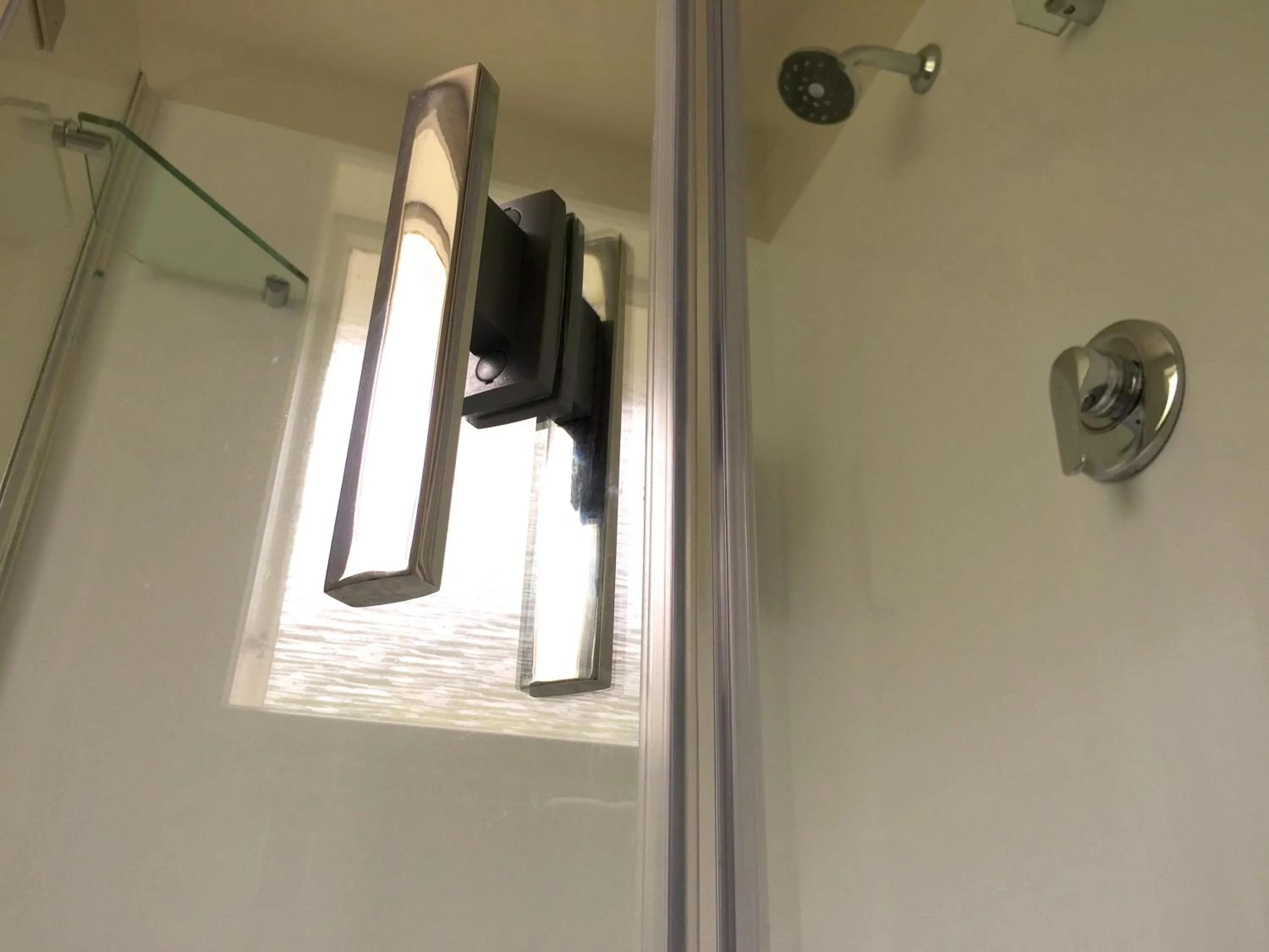 Bathroom in Ashleigh Court Motel-Christchurch Hagley Park