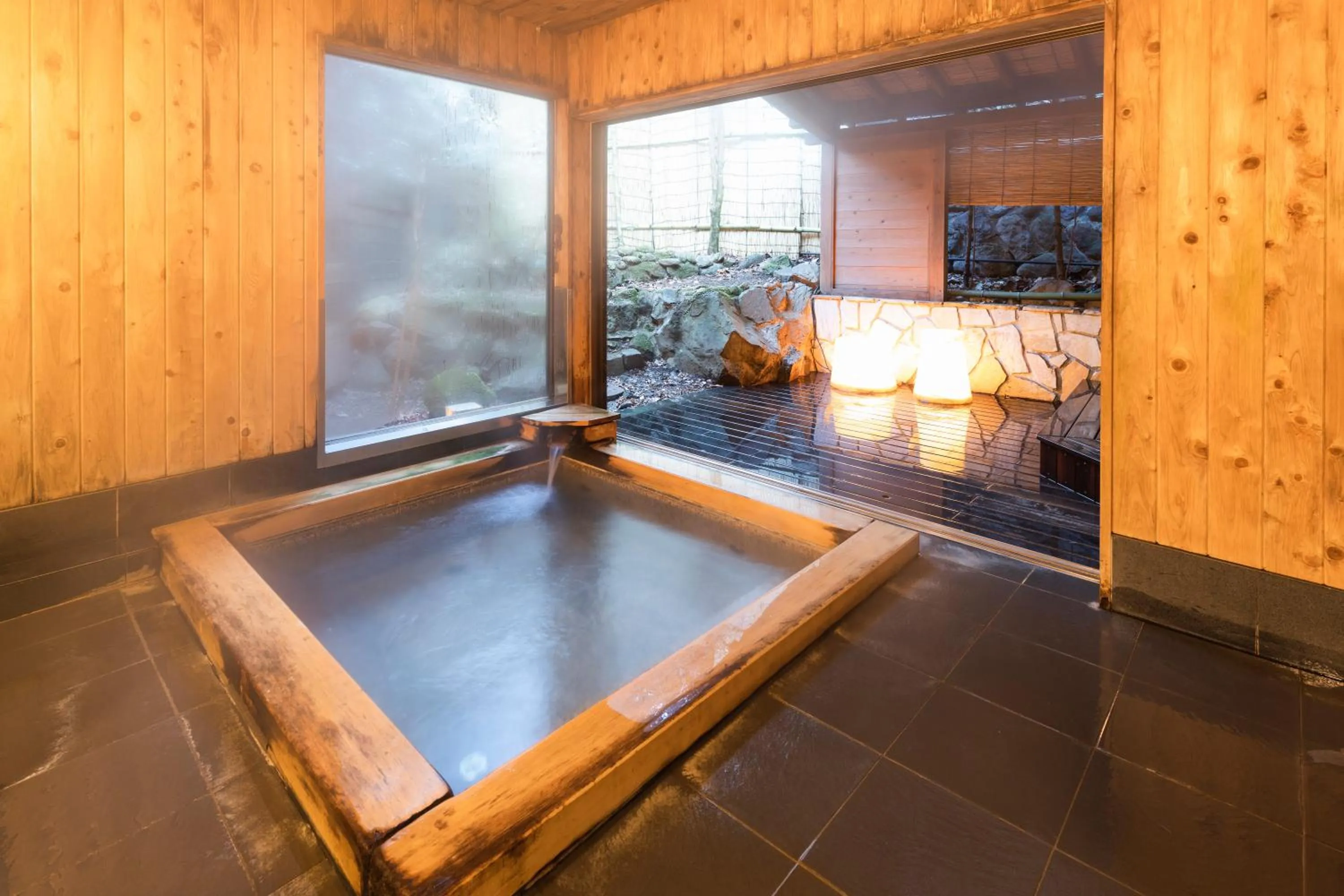 Open Air Bath in Yushintei