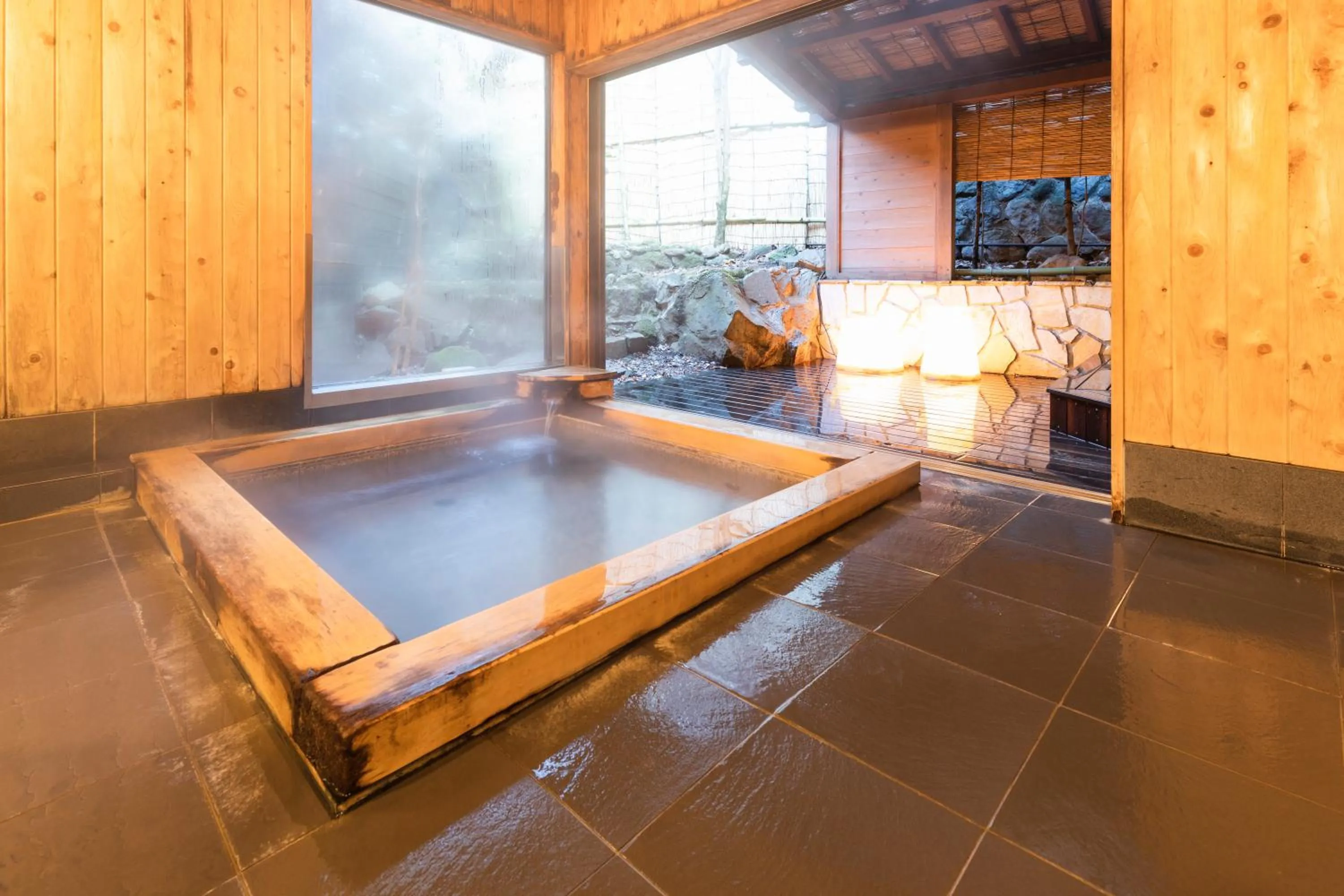 Open Air Bath in Yushintei