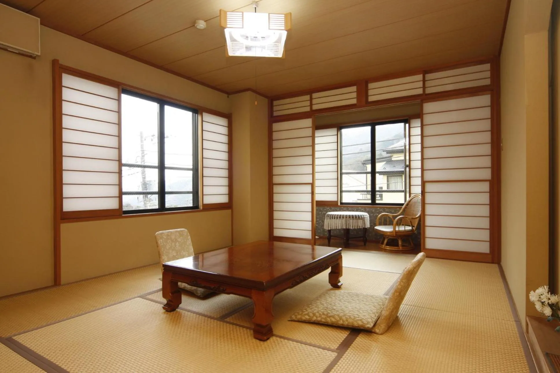 Photo of the whole room in Umimoto