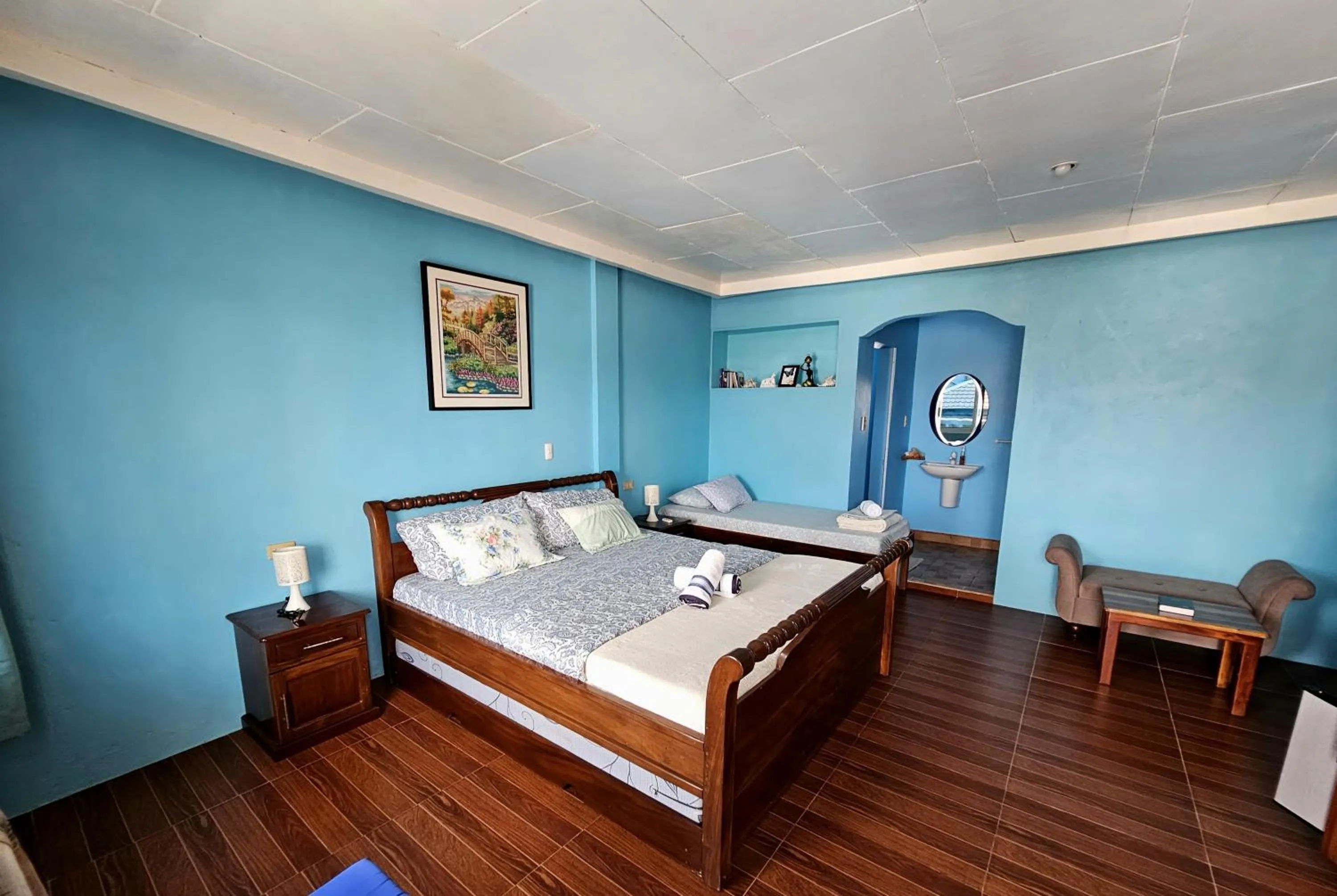 Photo of the whole room, Bed in Little Mermaid Dive Resort