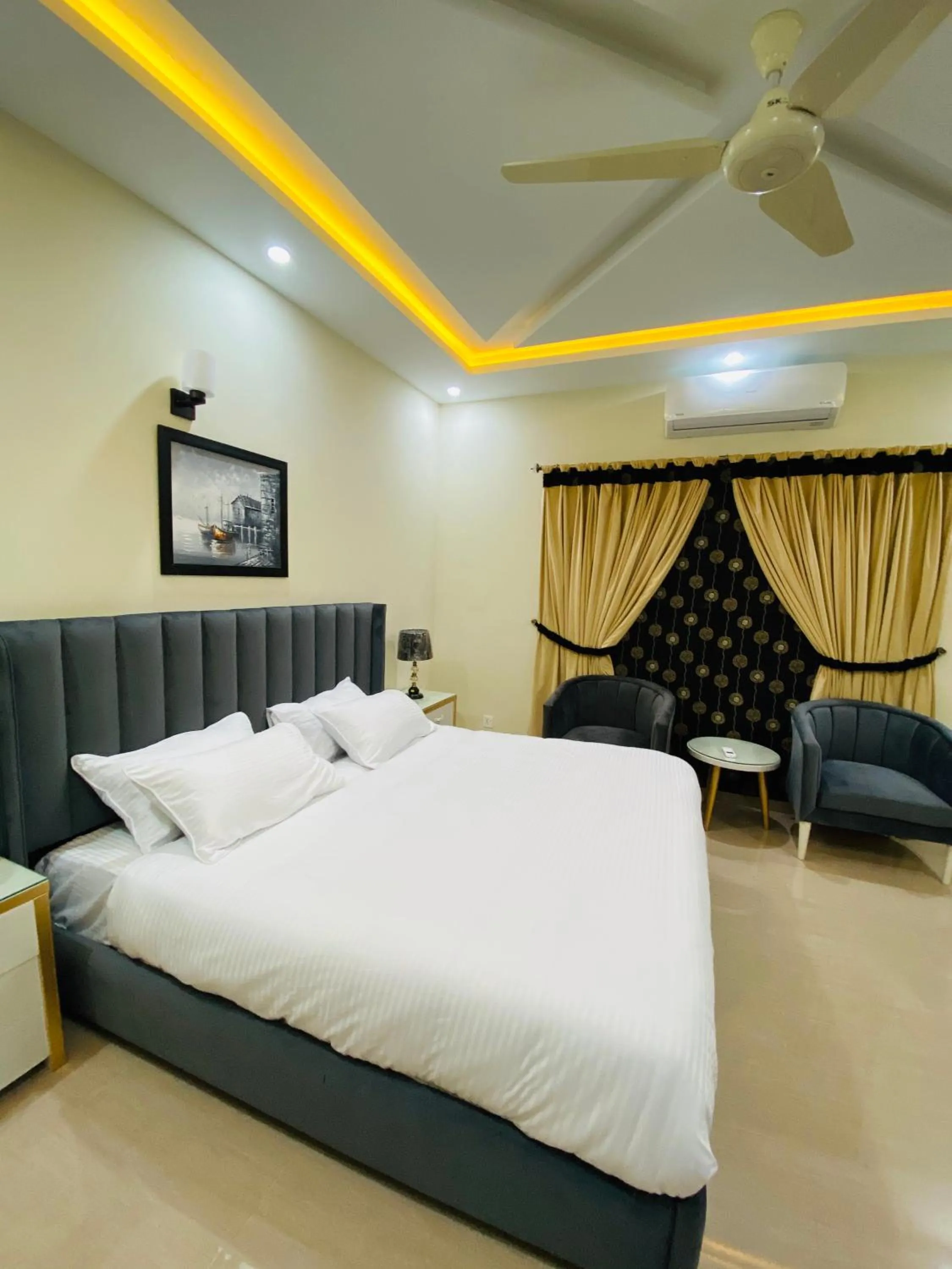 Bed in Continental boutique House