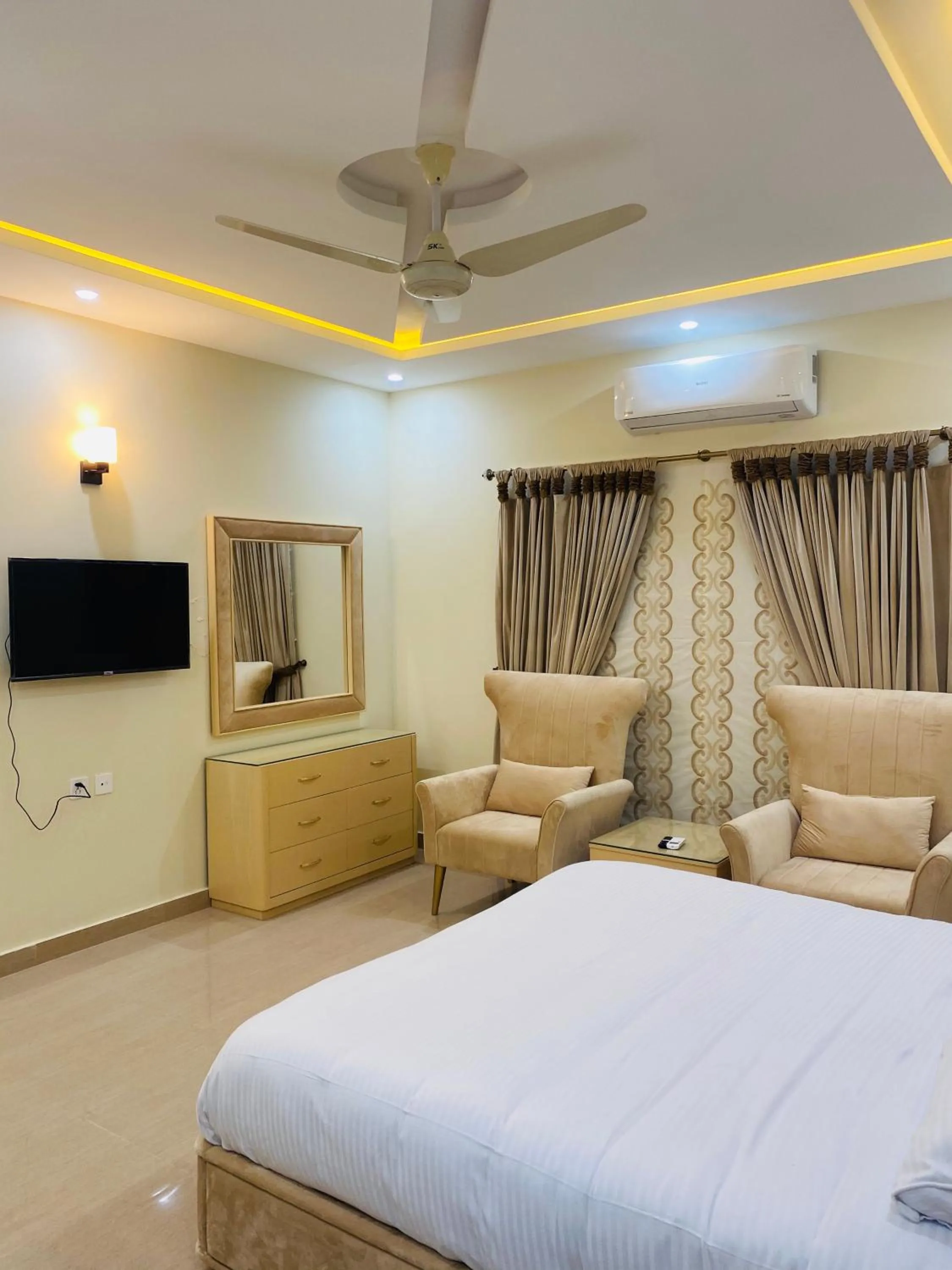 Bed in Continental boutique House