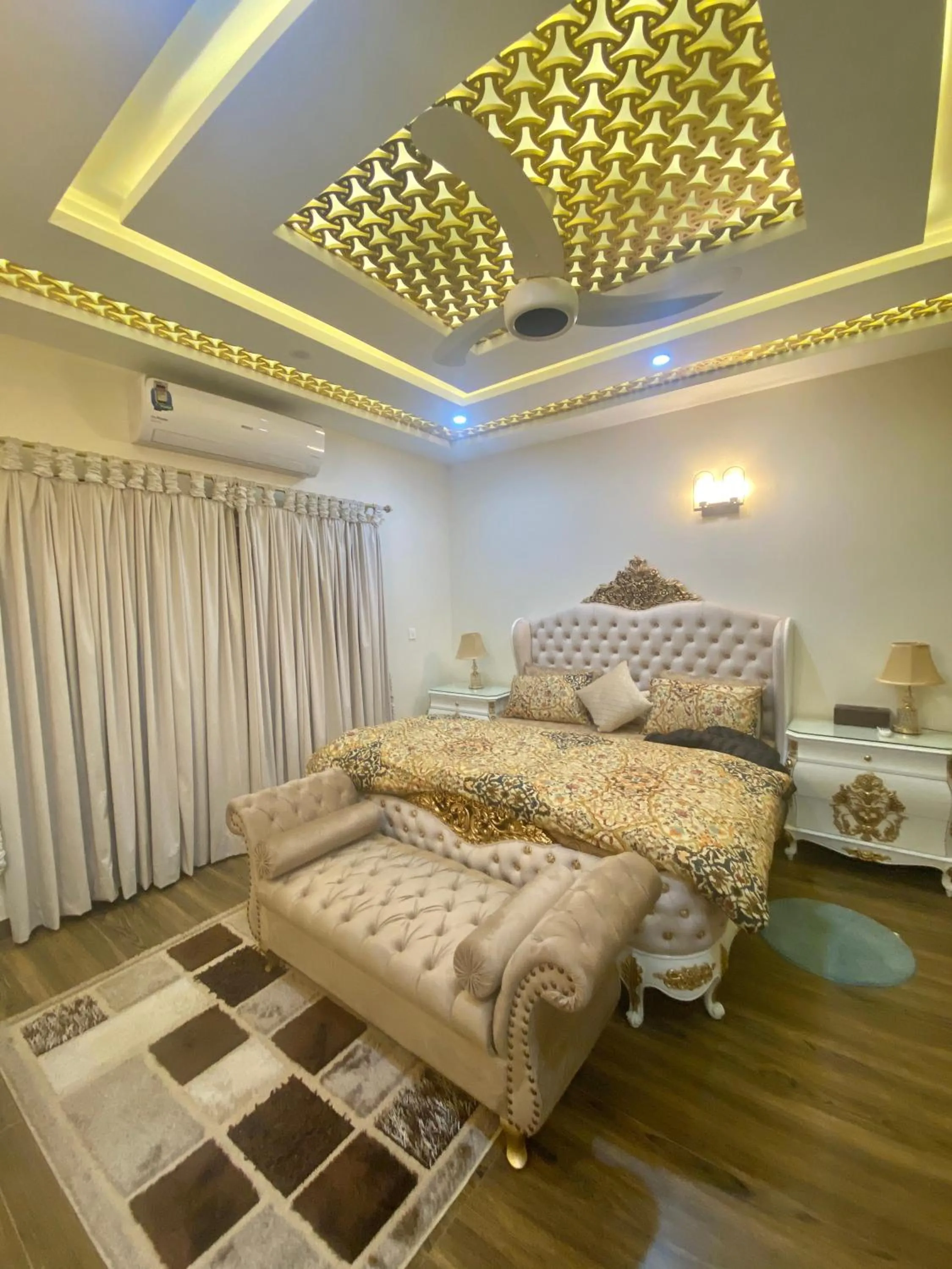 Bed in Continental boutique House