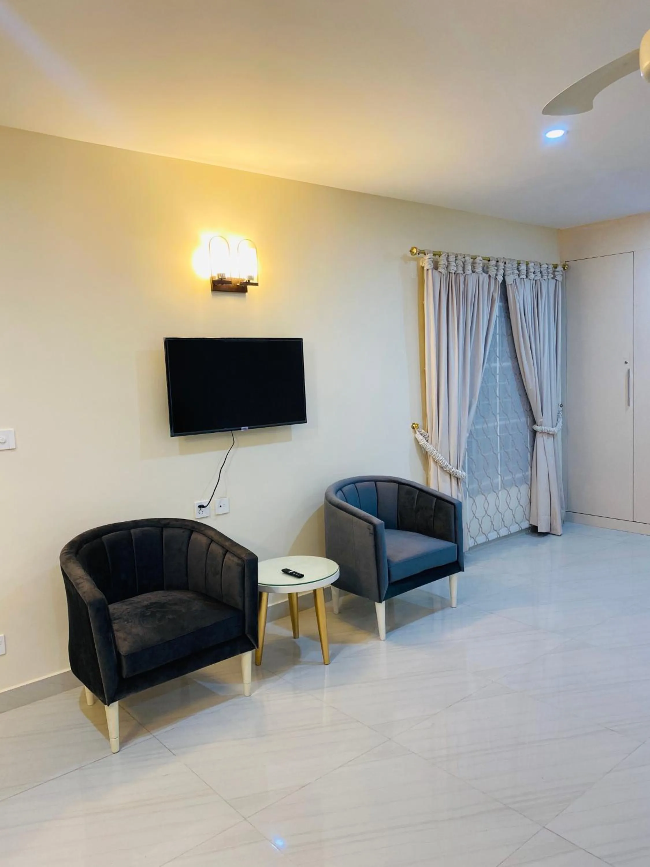 Continental boutique House