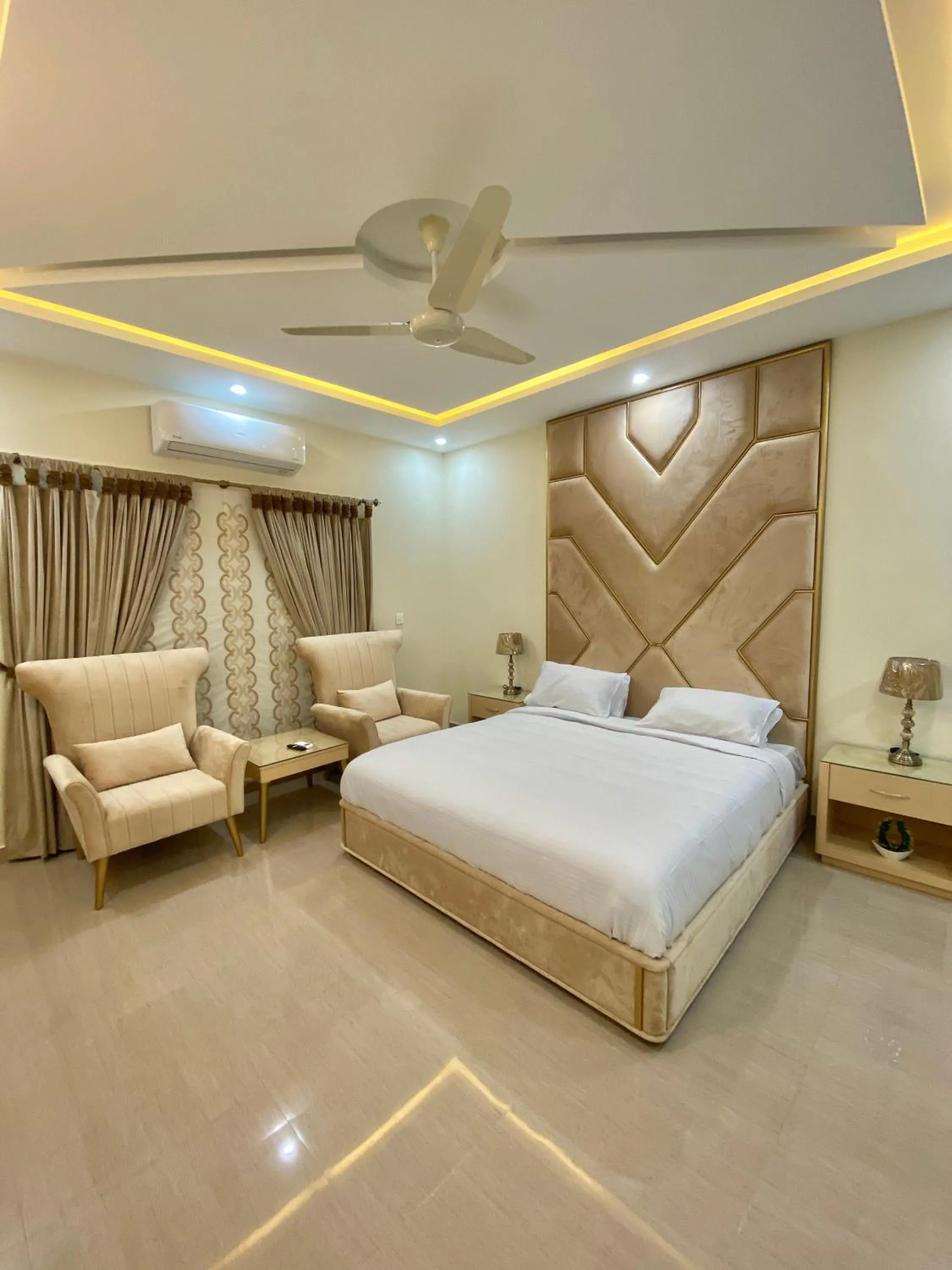 Bed in Continental boutique House