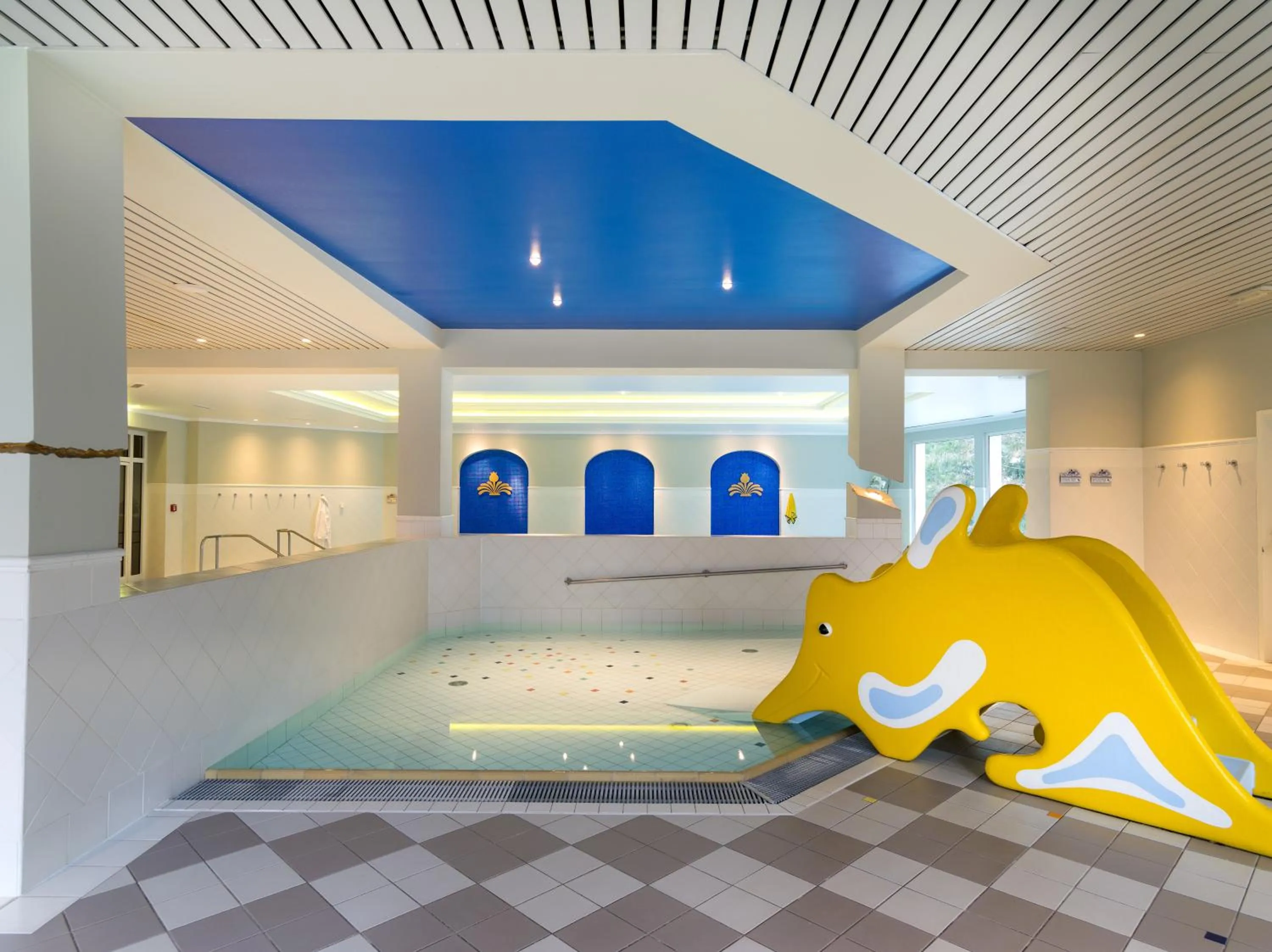 Swimming pool in MONDI Hotel Bellevue Gastein