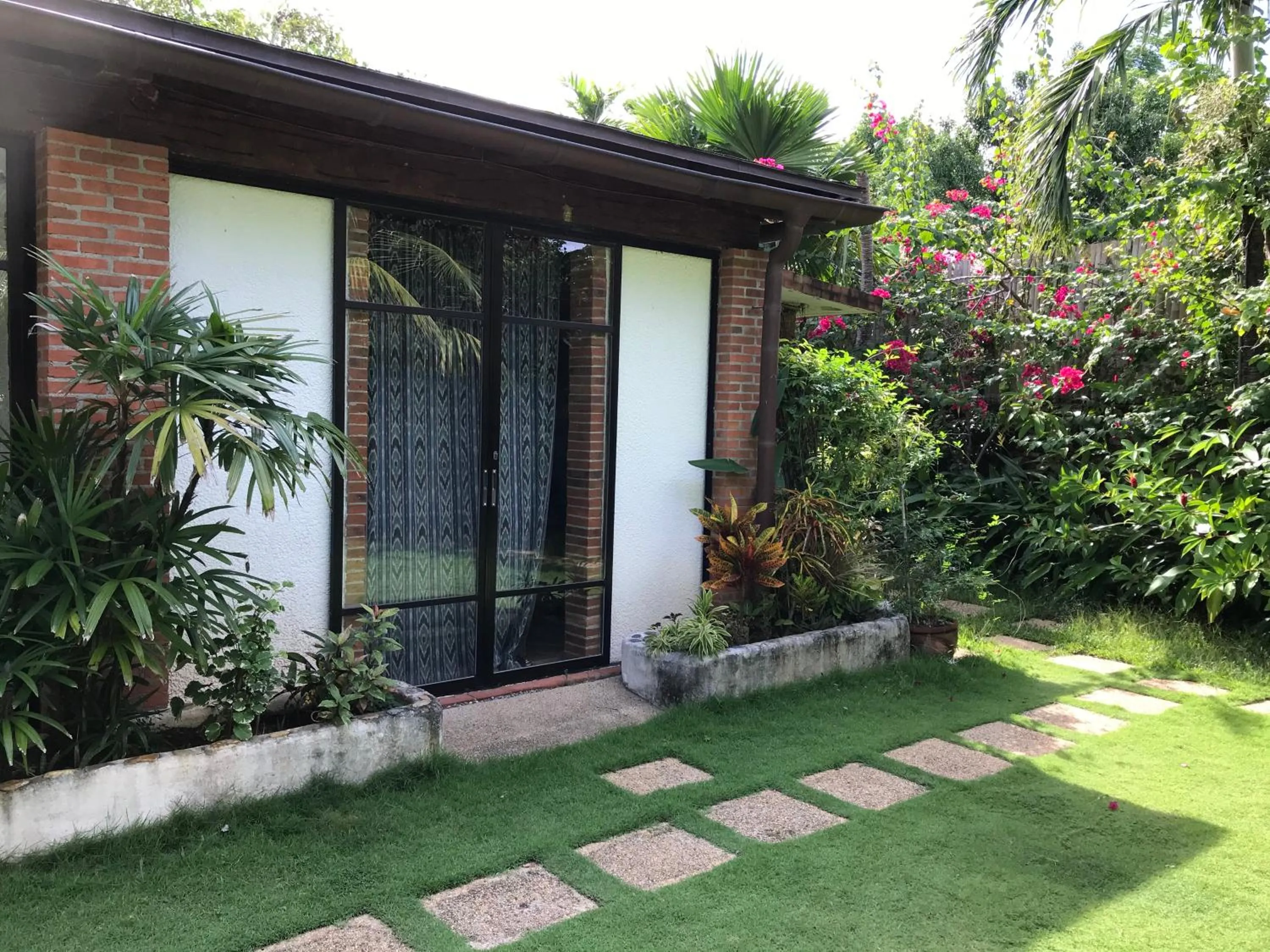 Garden view in Amihan-Home