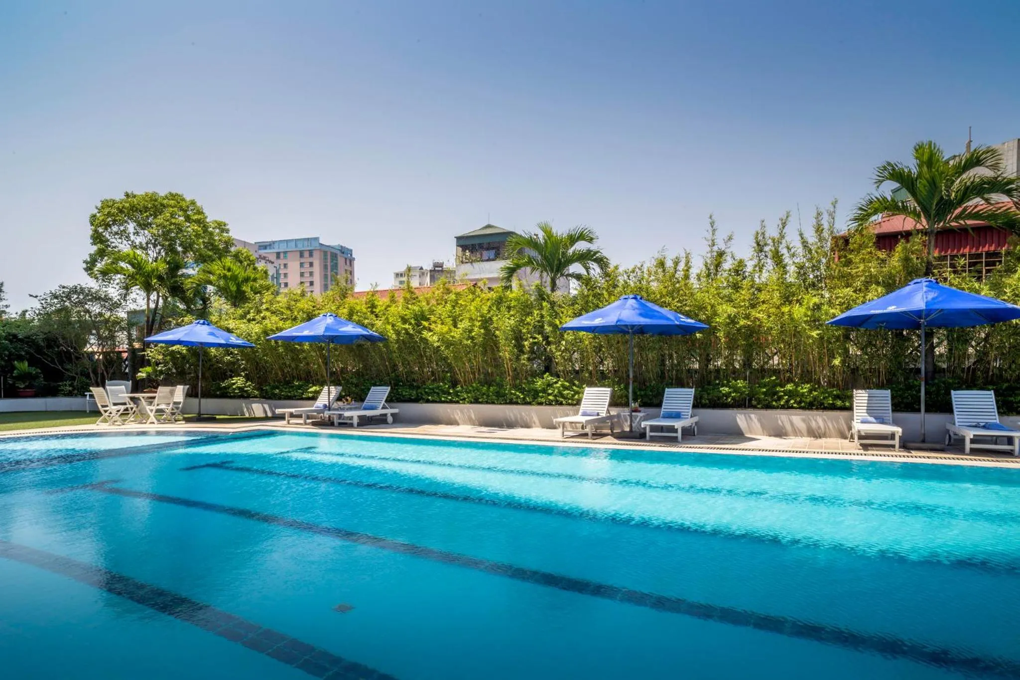 Swimming pool in Rose Garden Residences