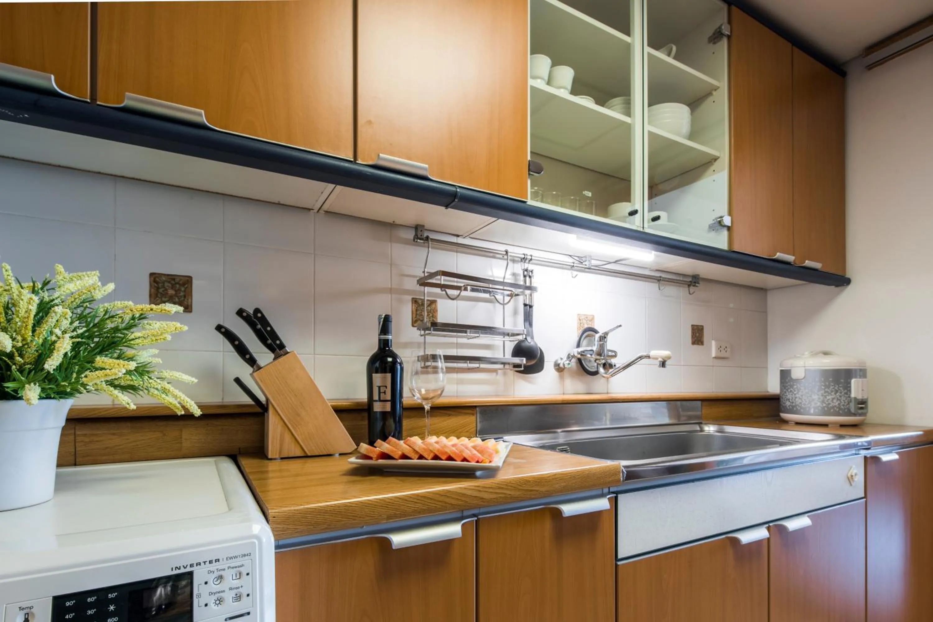 Kitchen or kitchenette in Rose Garden Residences