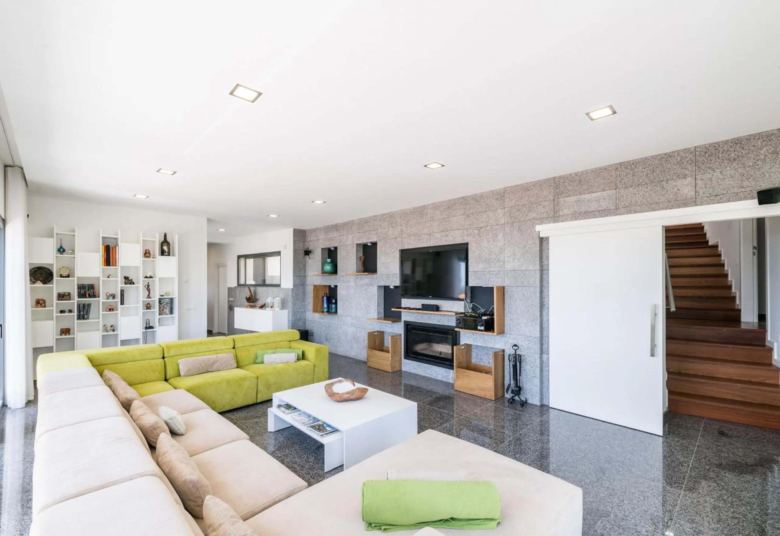 Communal lounge/ TV room in Villa Monchique