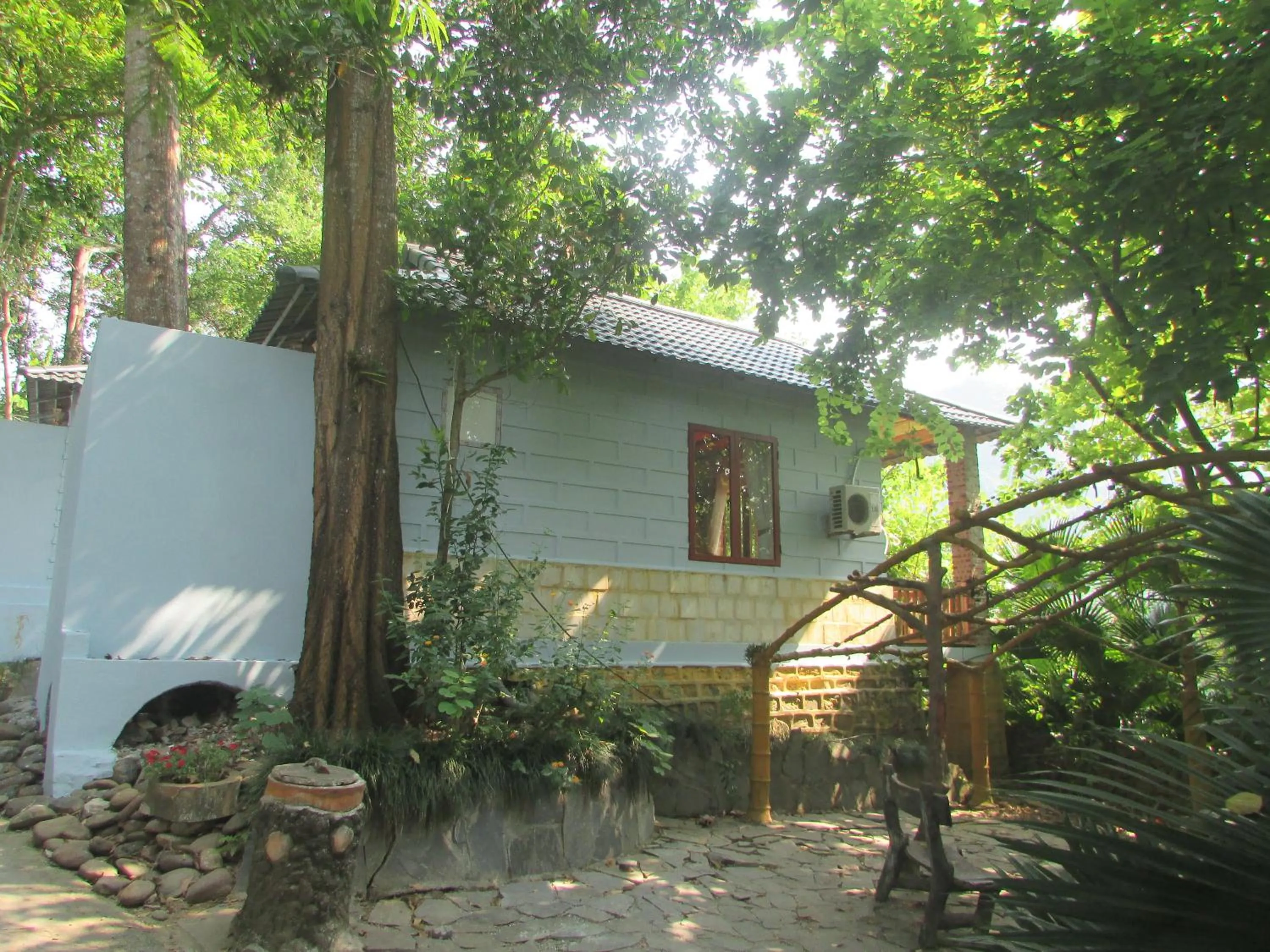 Property building in Truong Xuan Ecolodge
