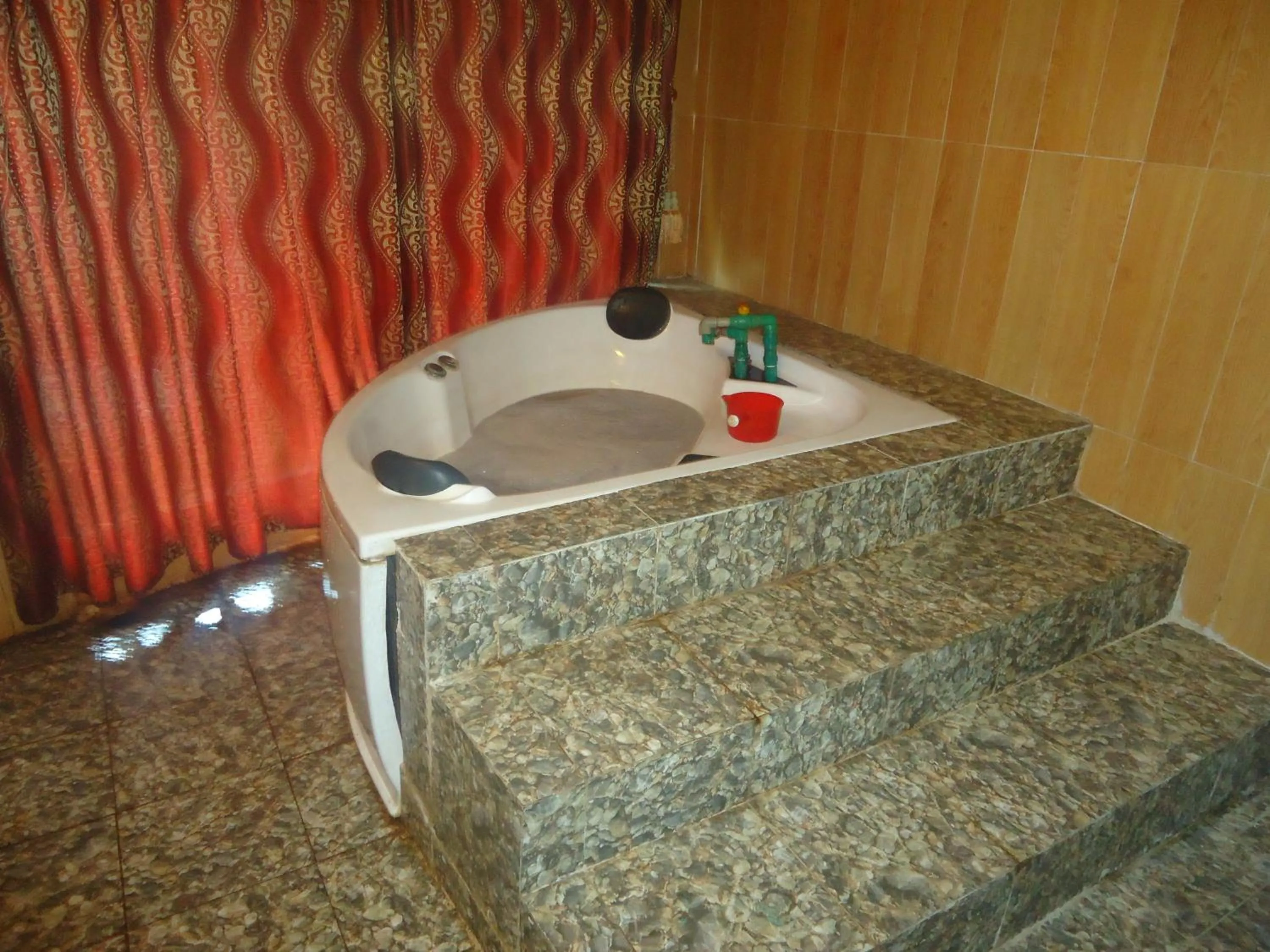 Hot Tub in Truong Xuan Ecolodge