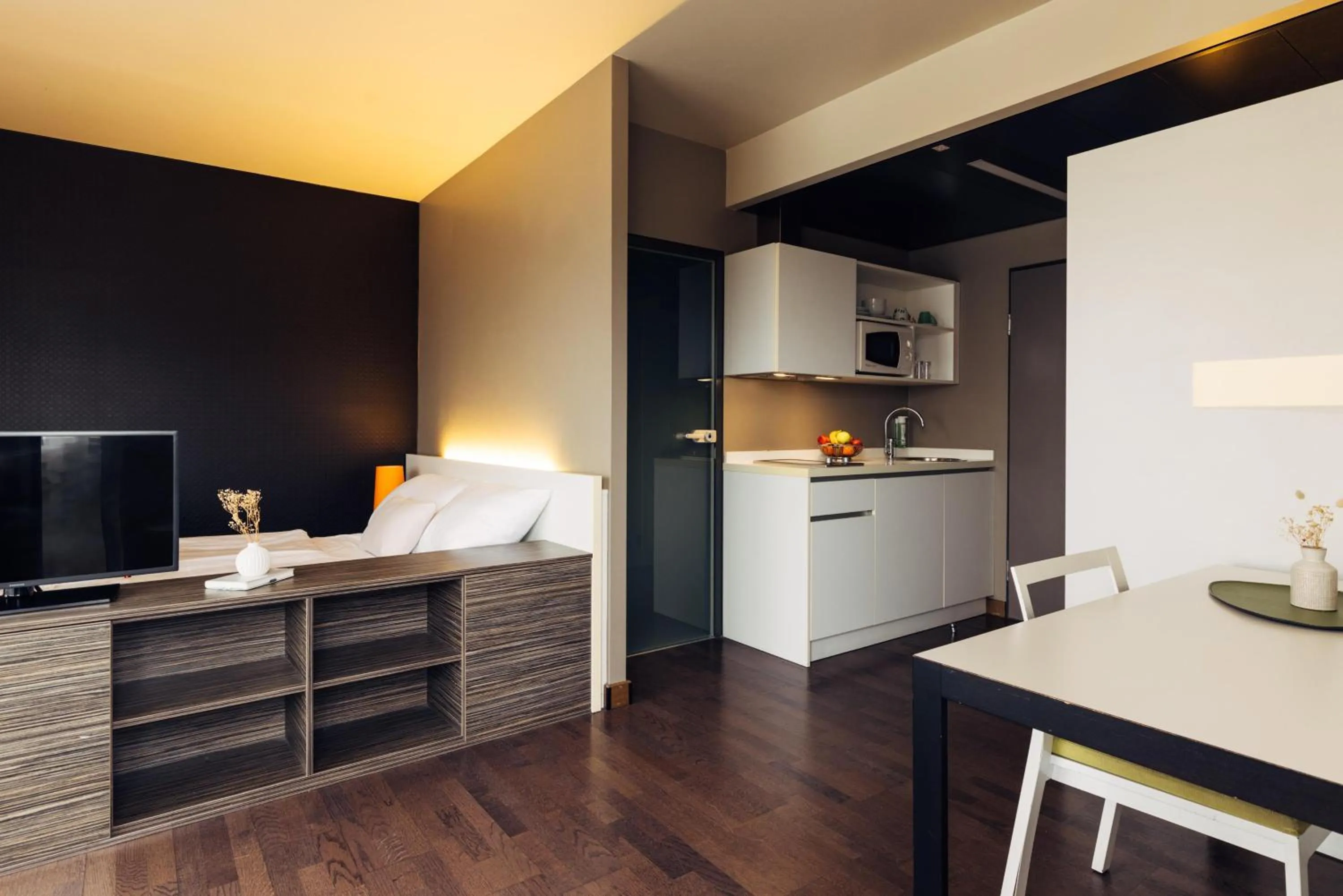 Photo of the whole room in harry's home Hart bei Graz hotel & apartments