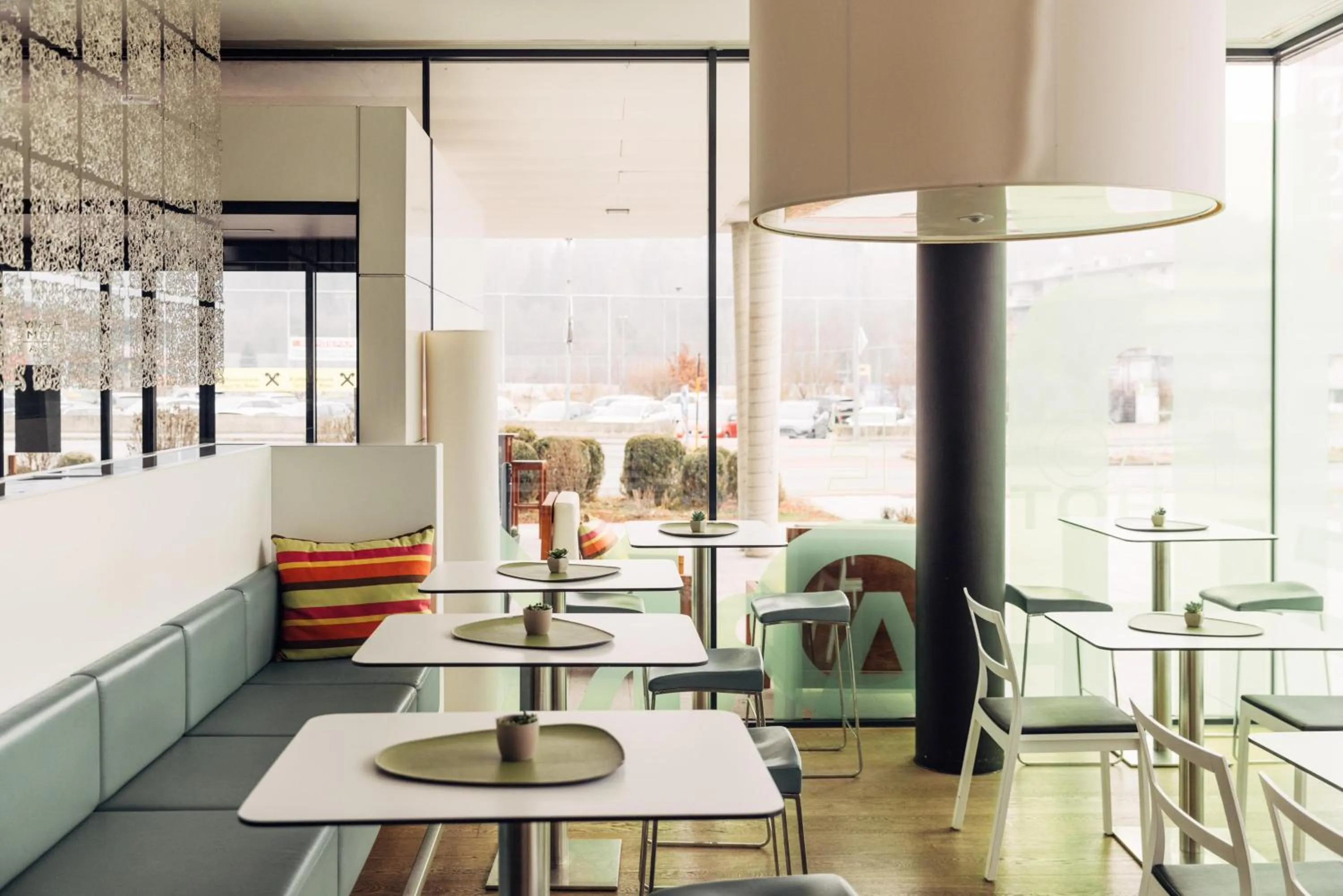 Restaurant/places to eat in harry's home Hart bei Graz hotel & apartments