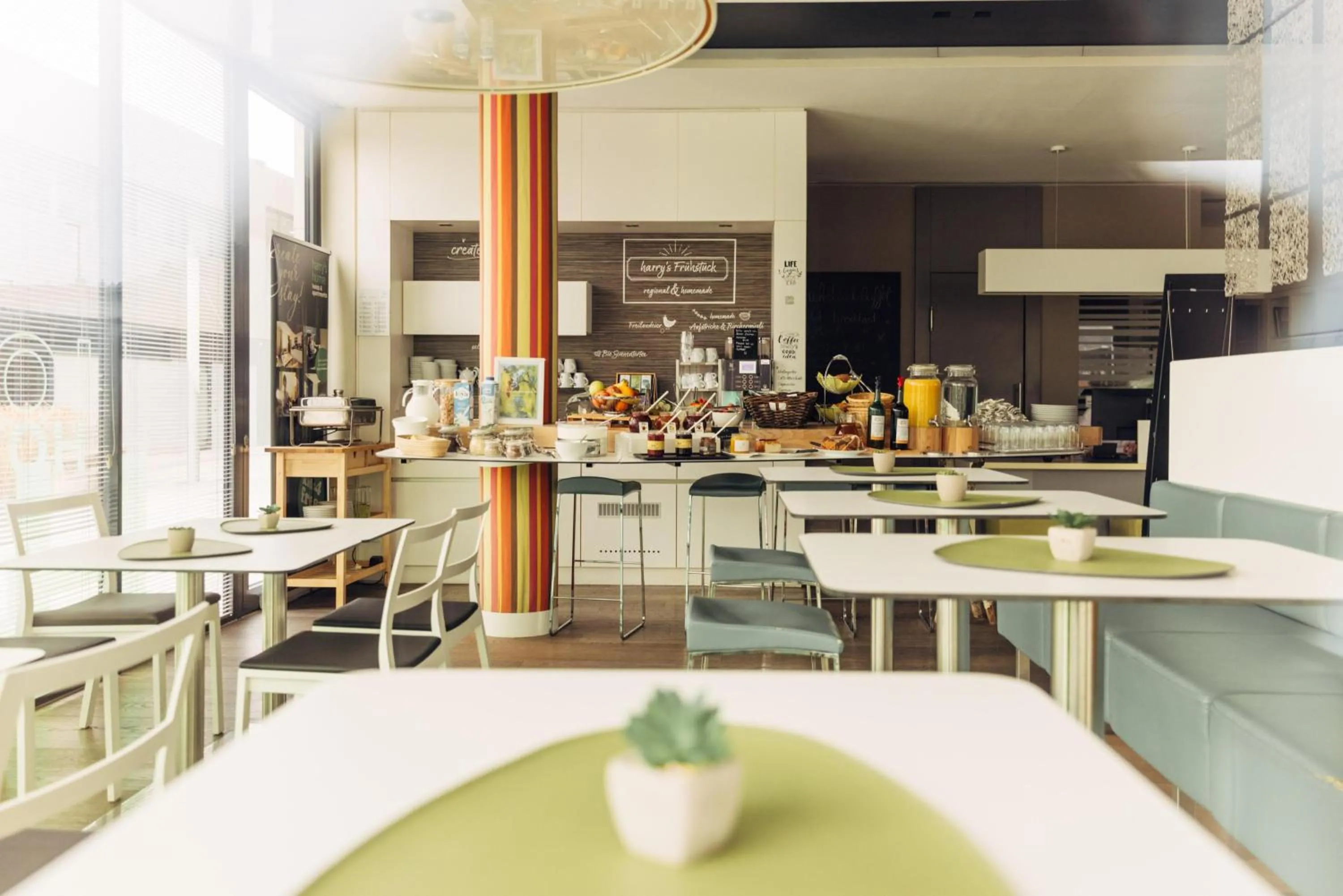 Restaurant/places to eat in harry's home Hart bei Graz hotel & apartments