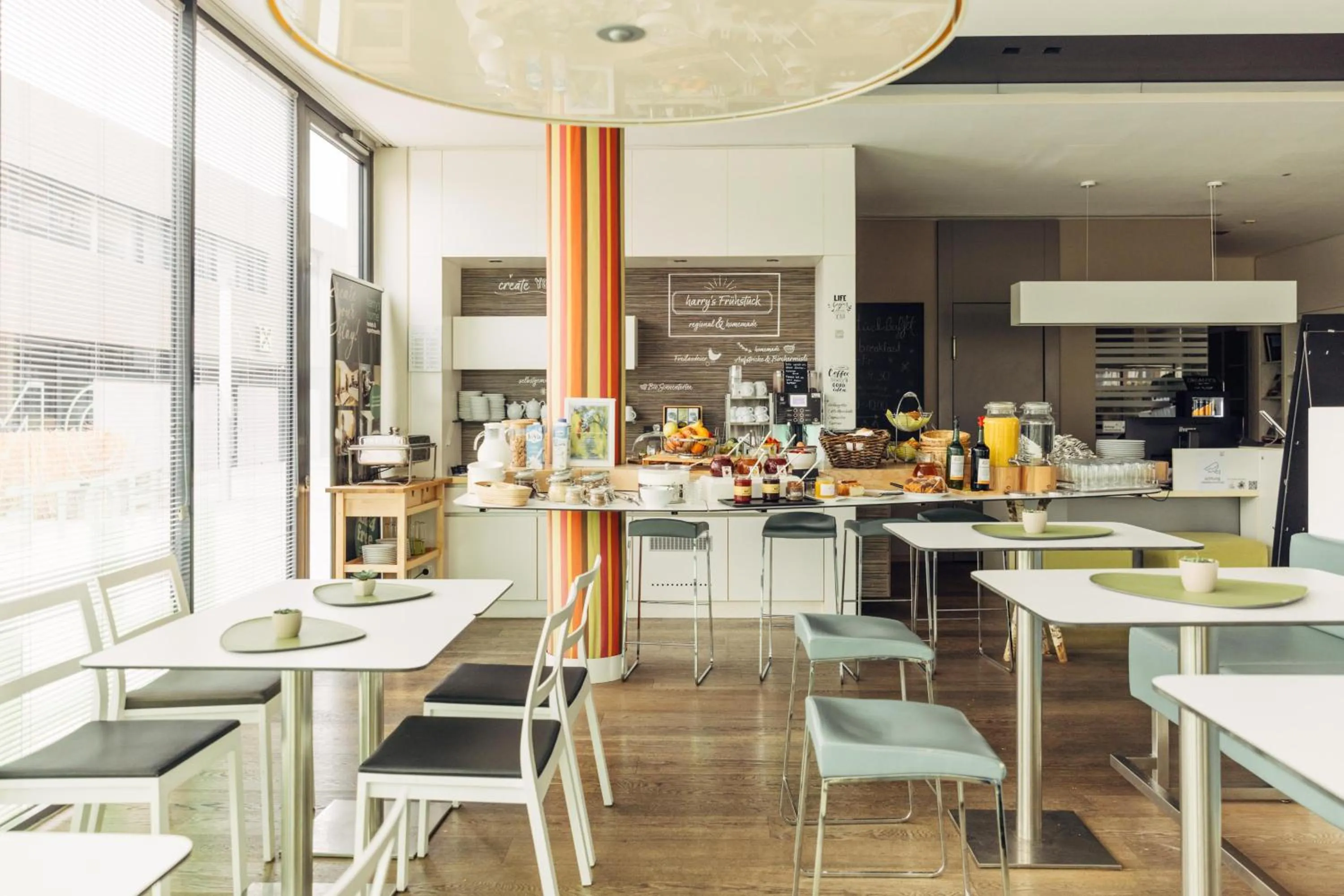 Restaurant/places to eat in harry's home Hart bei Graz hotel & apartments