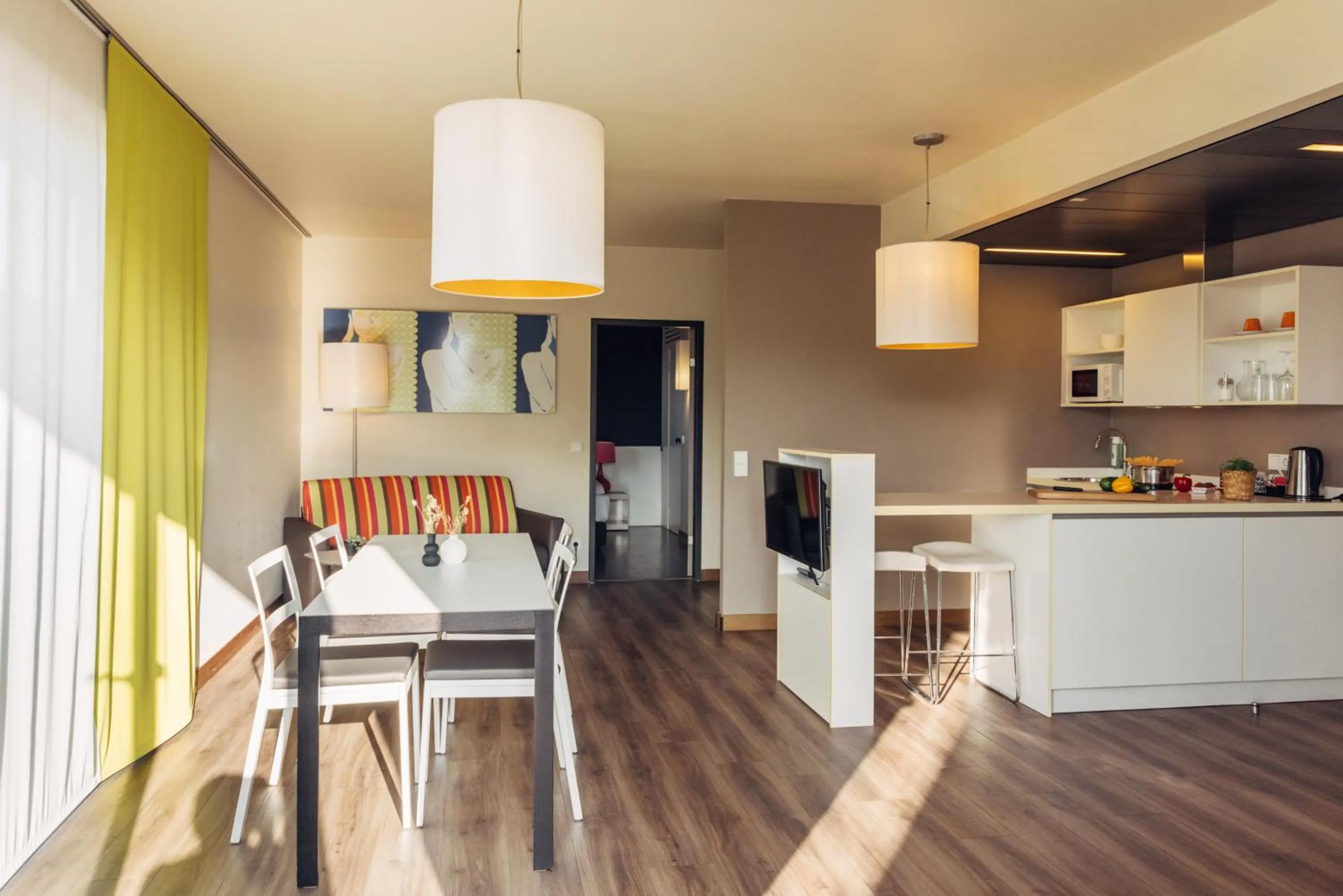 Dining area in harry's home Hart bei Graz hotel & apartments