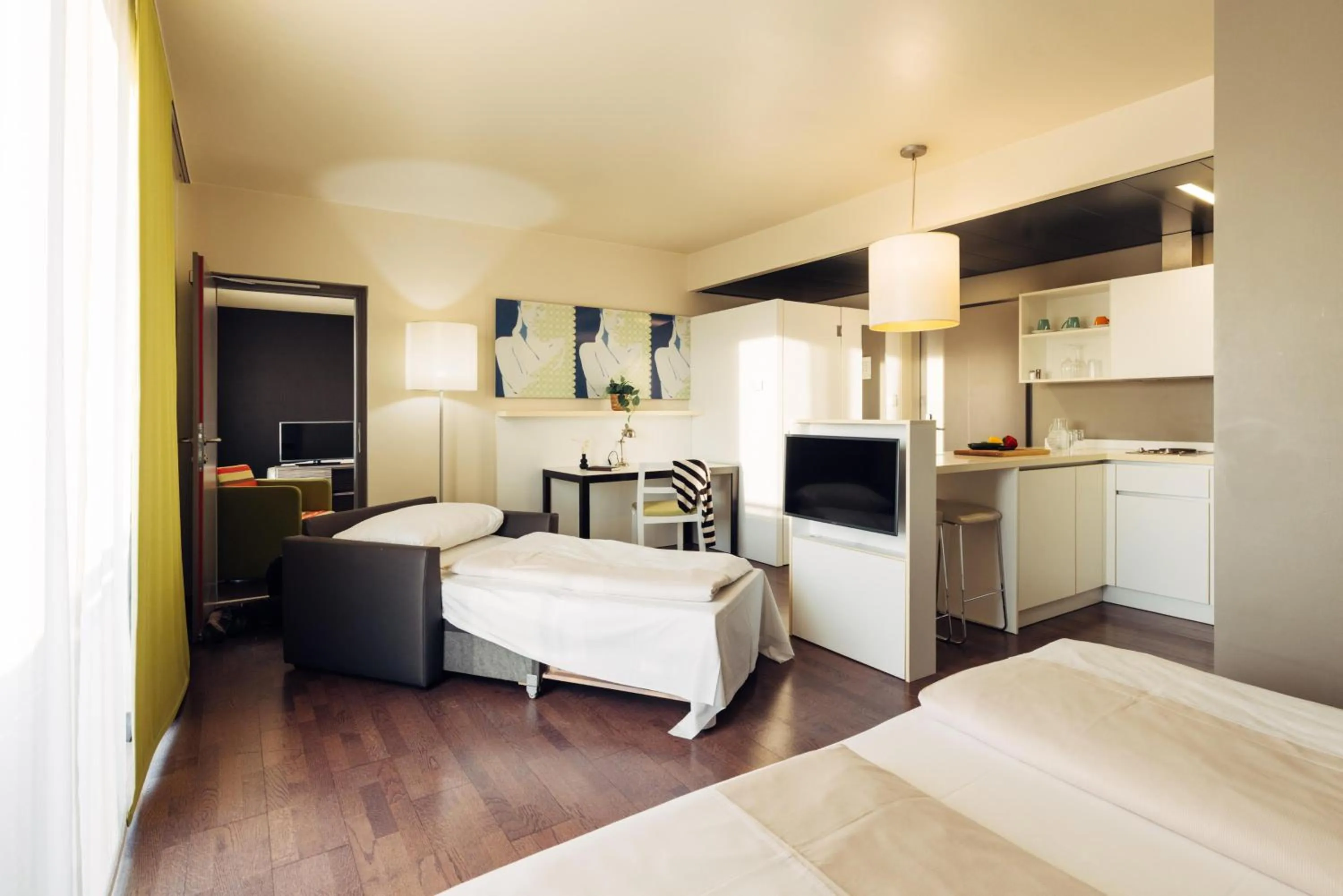 Photo of the whole room, Bed in harry's home Hart bei Graz hotel & apartments