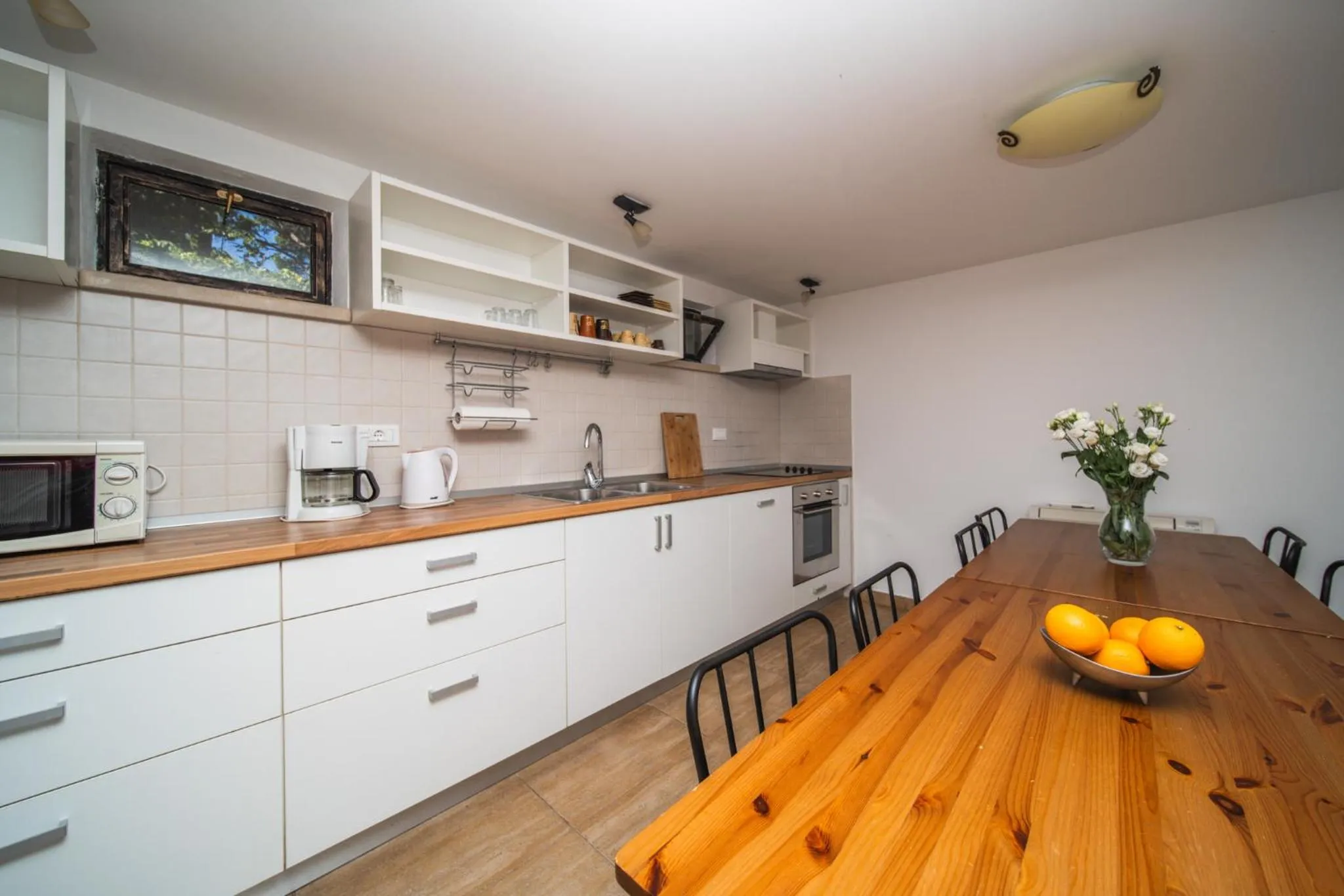 Kitchen or kitchenette in Villa Franica