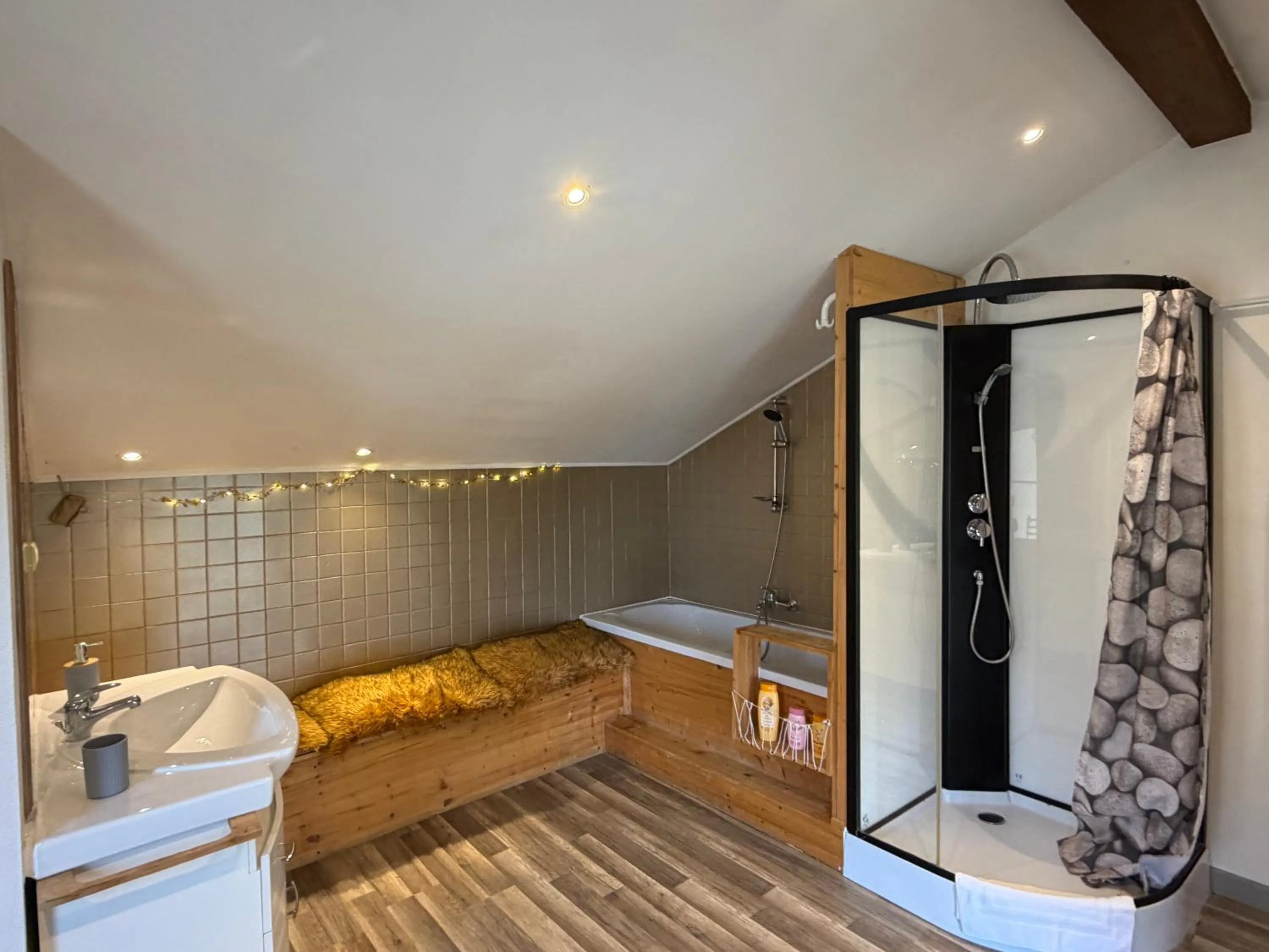 Bathroom in La Maison cachée du PAVILLON BELLEVUE