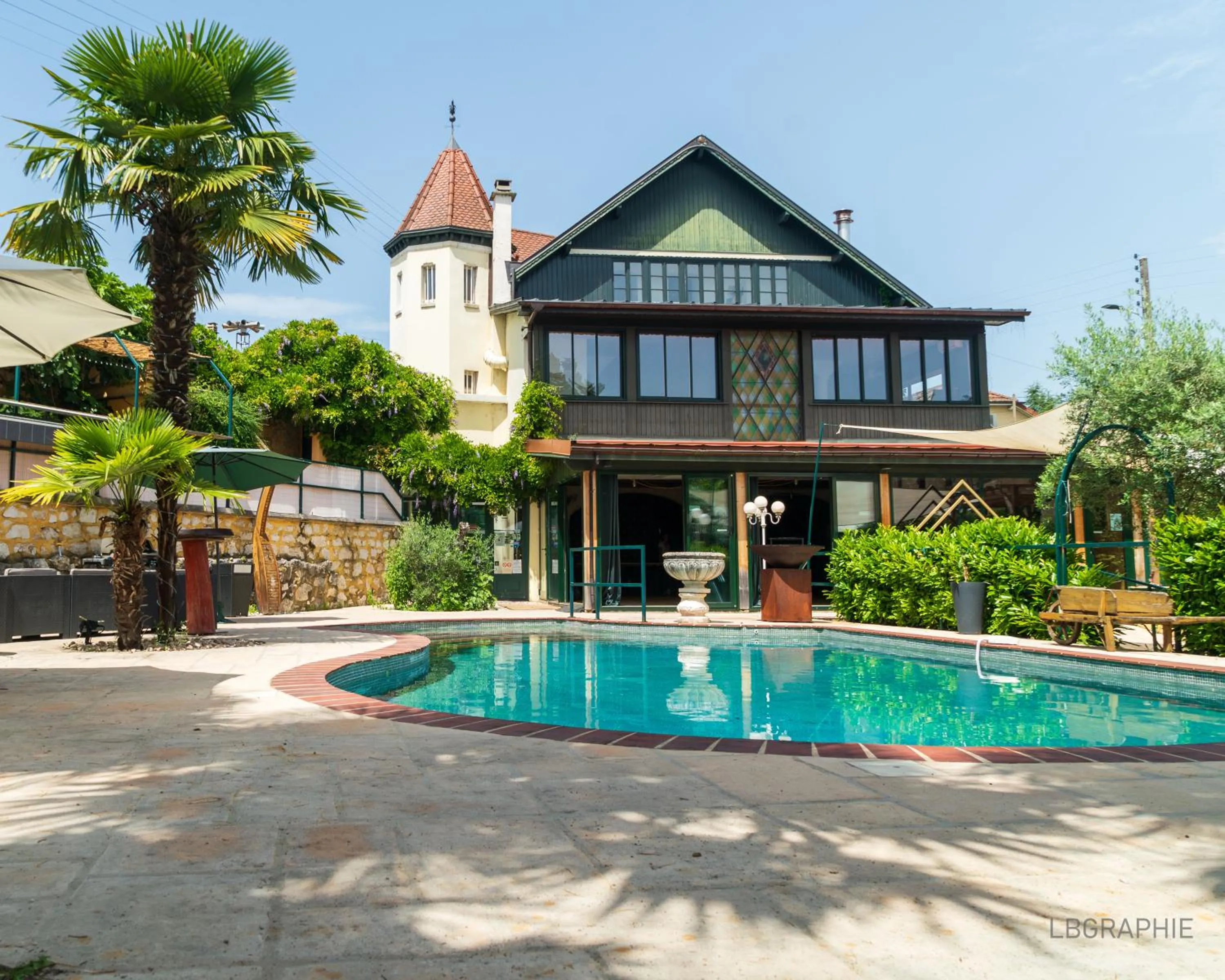 Property building in La Maison cachée du PAVILLON BELLEVUE