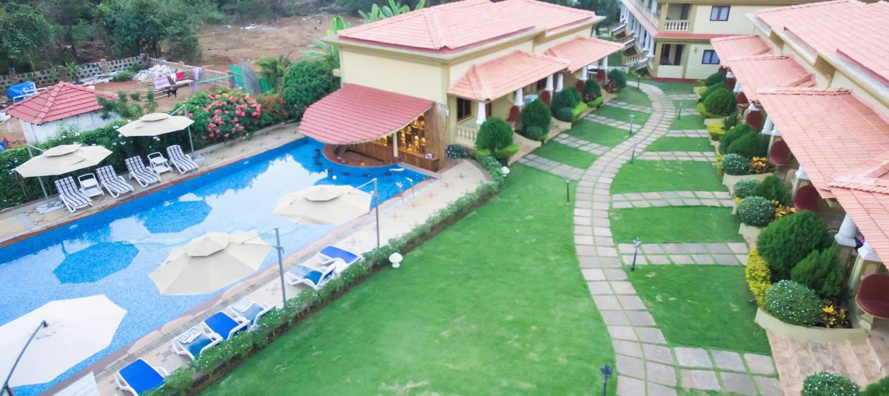 Garden in Cochichos Resort