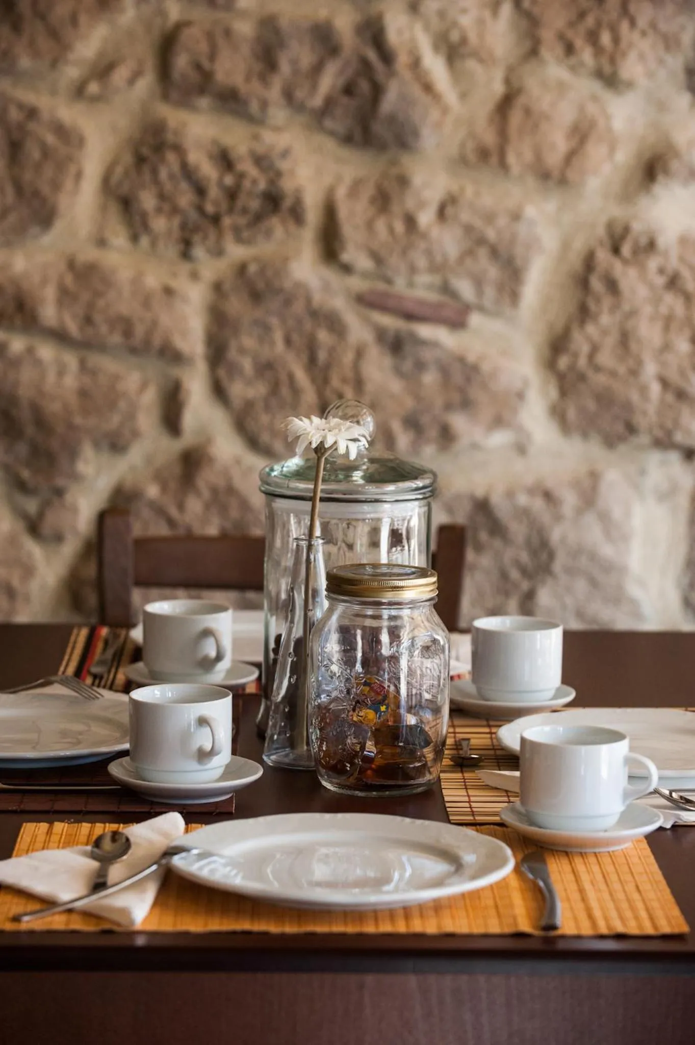 Restaurant/places to eat in Polys Guest House