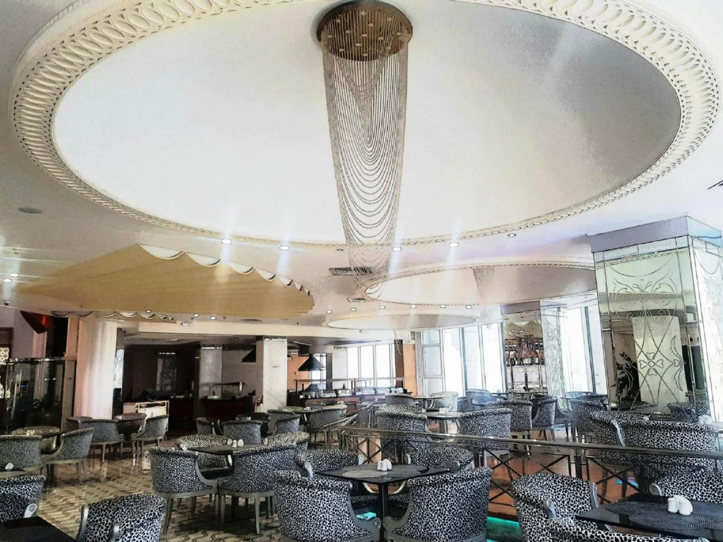 Restaurant/places to eat in Panorama Hotel and Spa