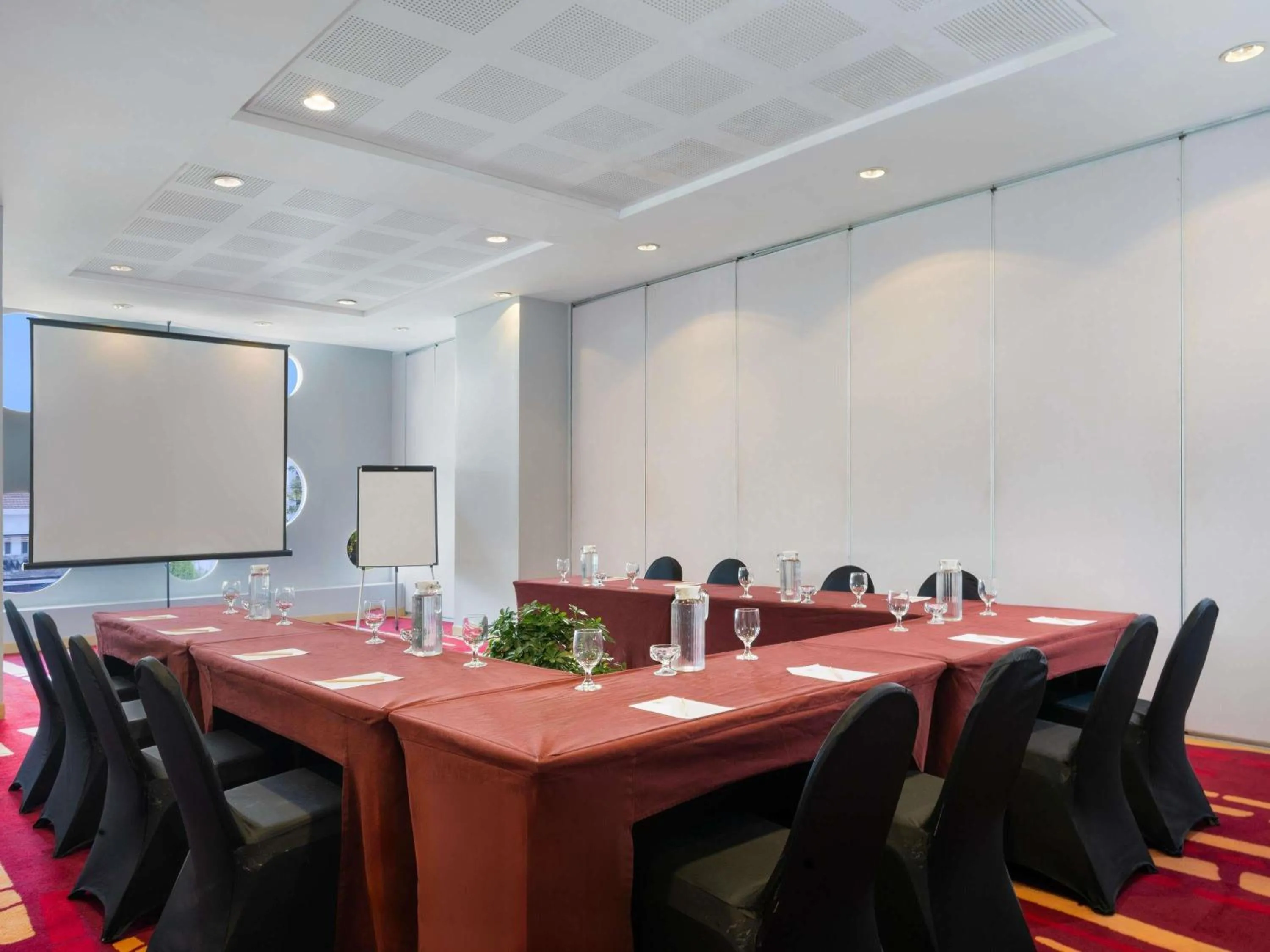 Meeting/conference room in Ibis Styles Malang