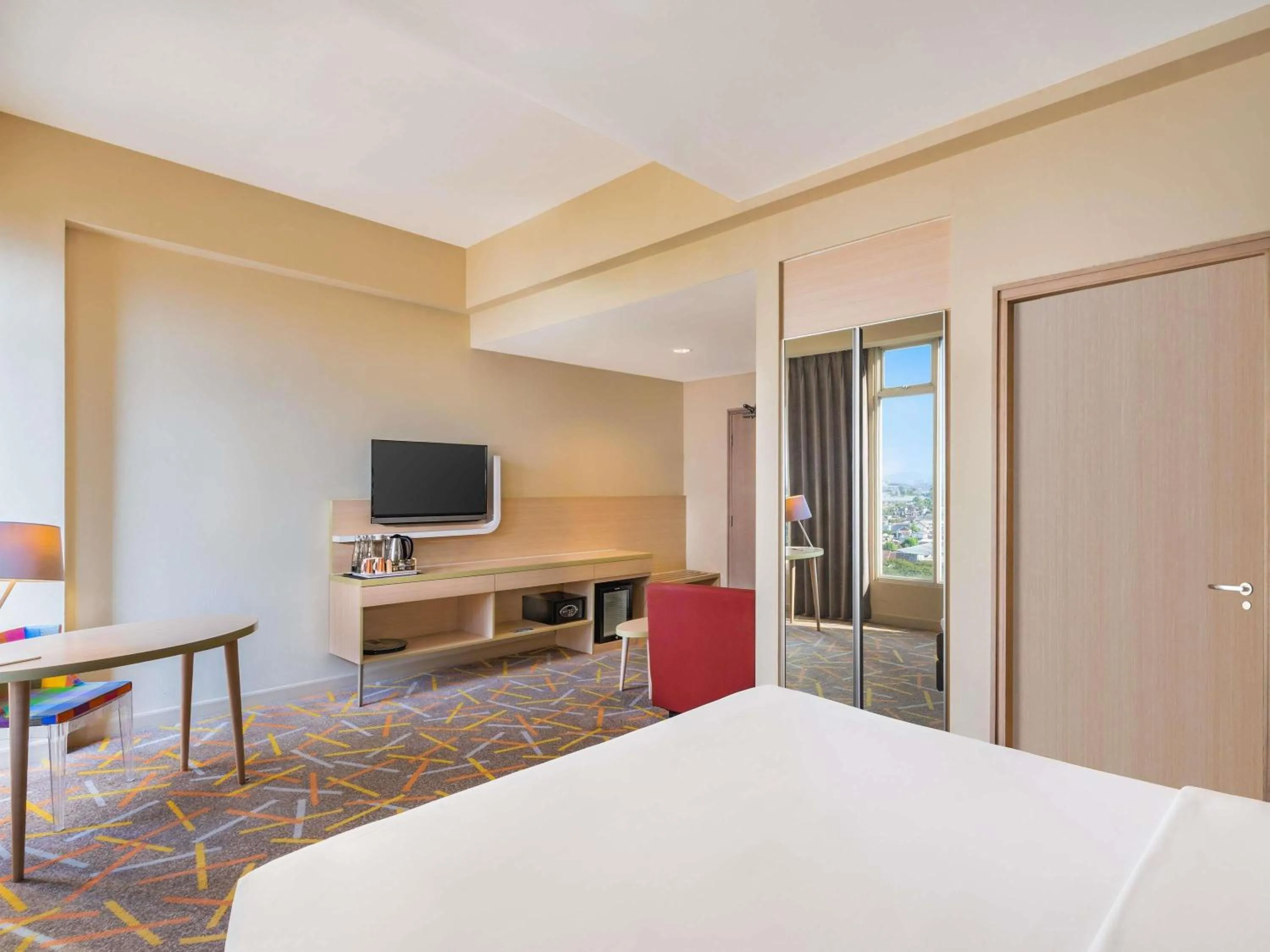 Bedroom, Bed in Ibis Styles Malang