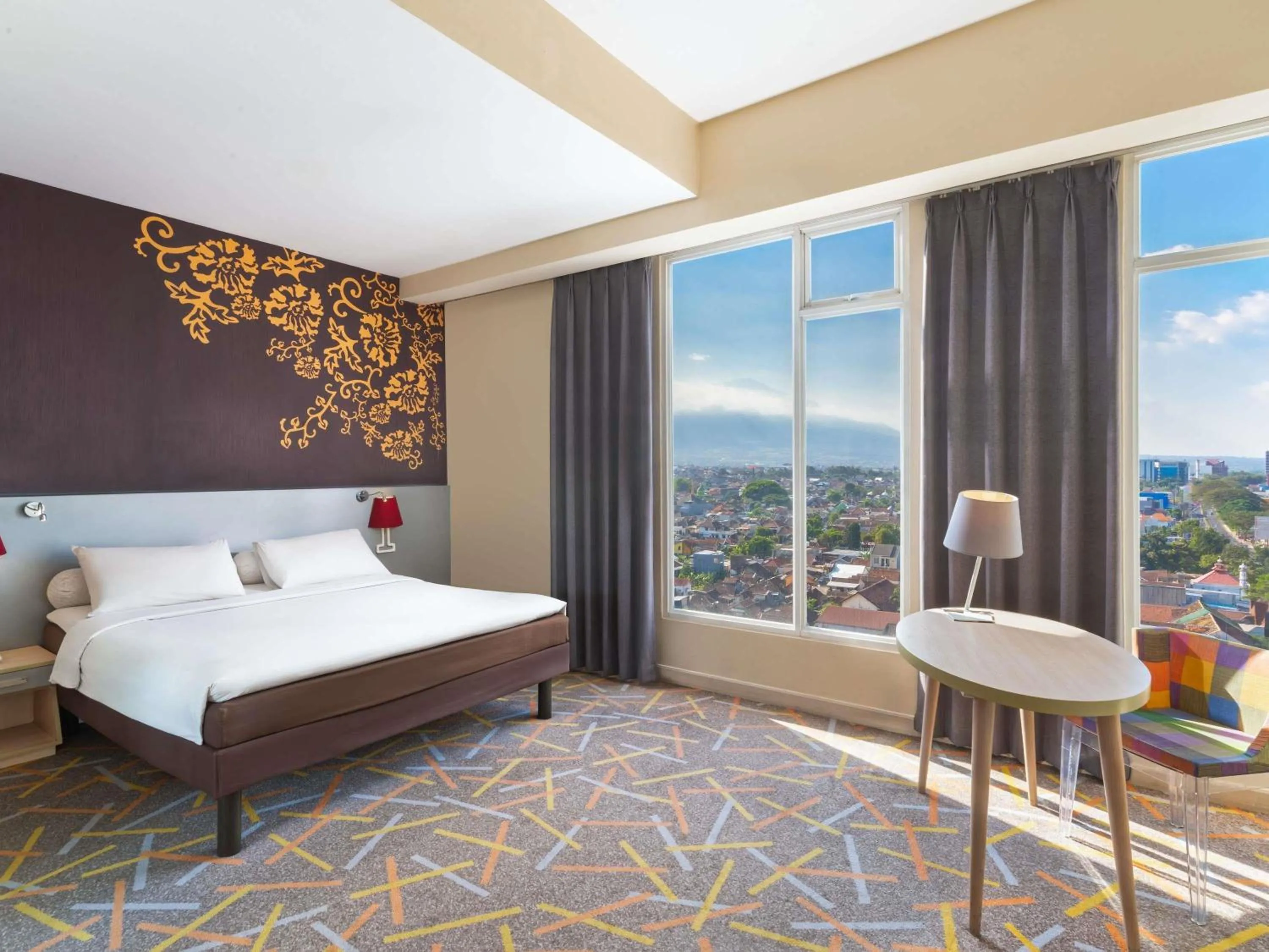 Bedroom, Bed in Ibis Styles Malang