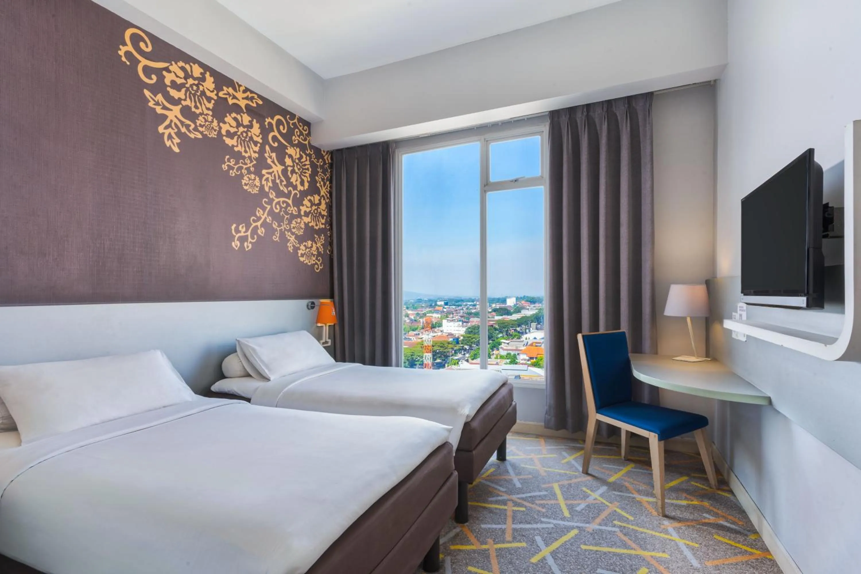 Bedroom, Bed in Ibis Styles Malang