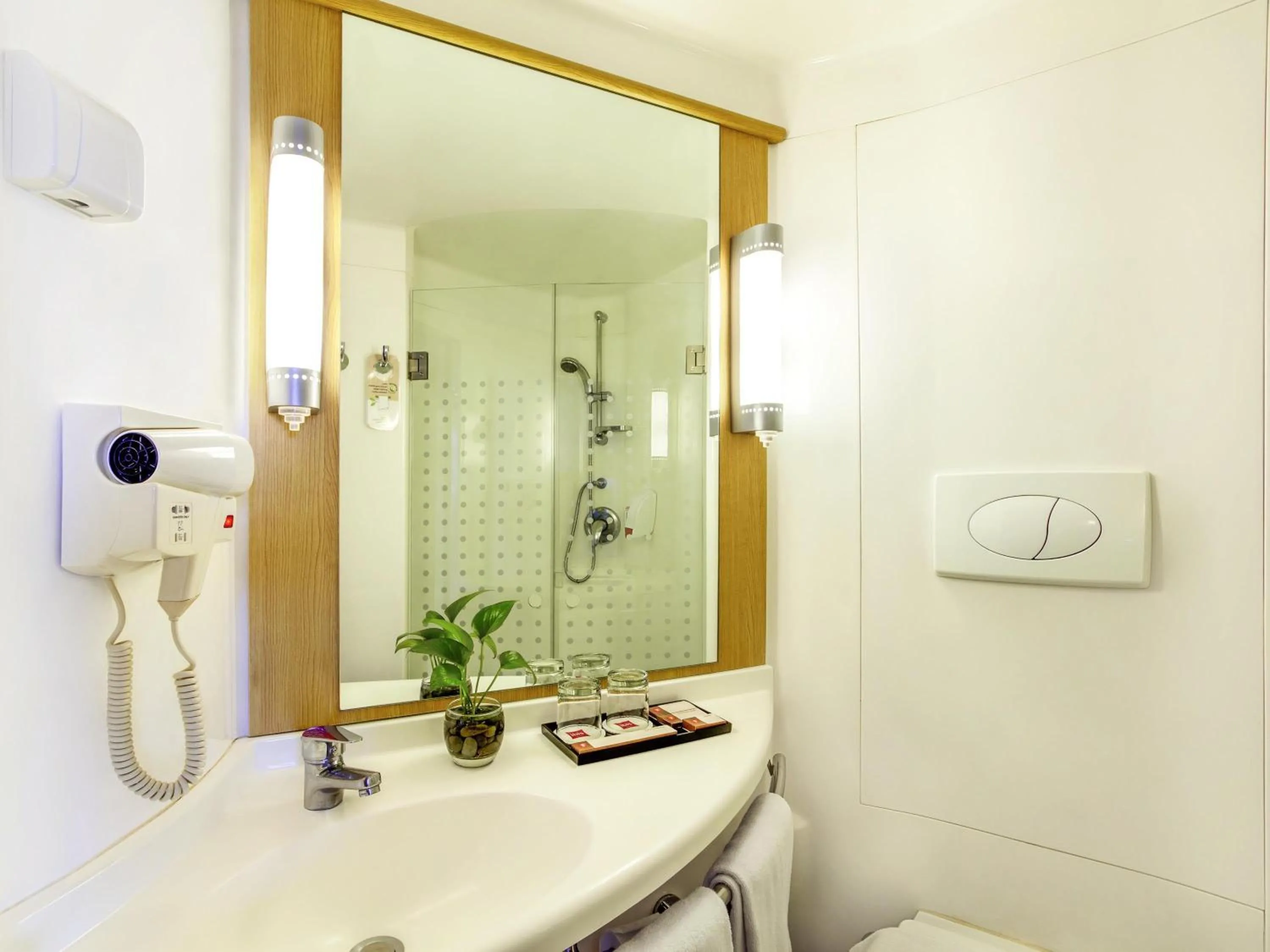 Bedroom in Ibis Surabaya City Center