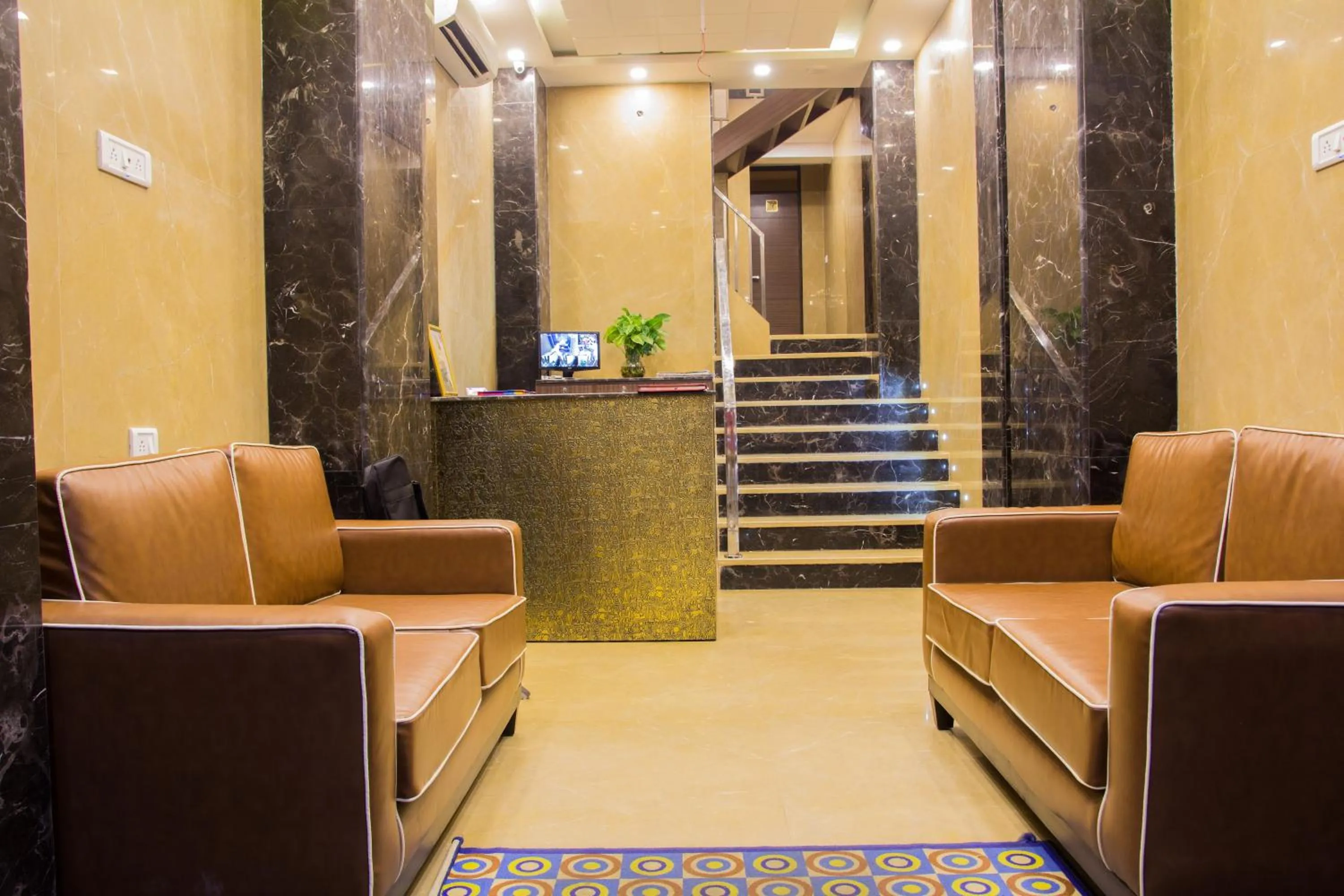 Lobby or reception in Hotel Pawan Plaza - Near BLK and Ganga Ram Hospital - Karol Bagh