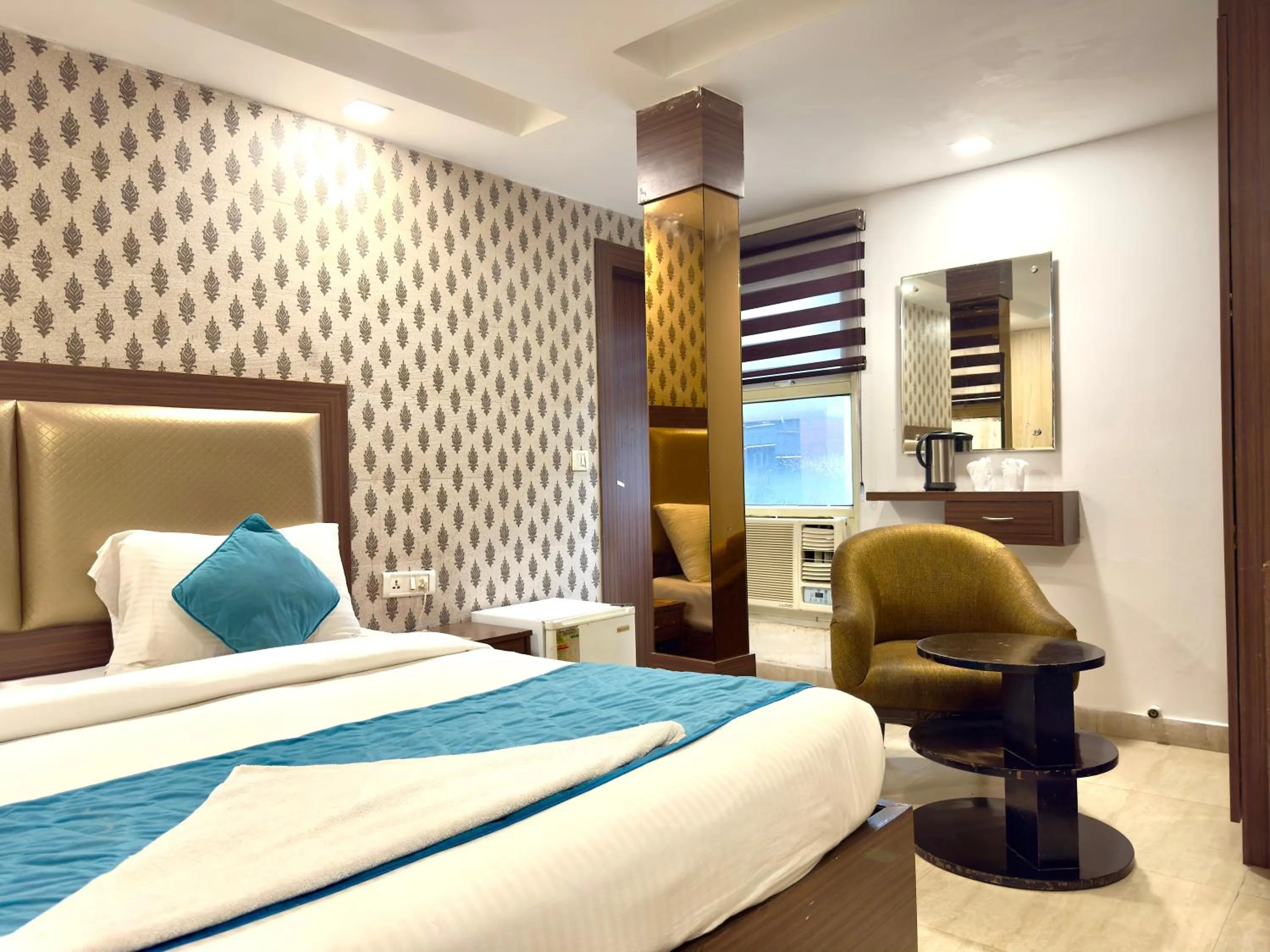 Bed in Hotel Pawan Plaza - Near BLK and Ganga Ram Hospital - Karol Bagh