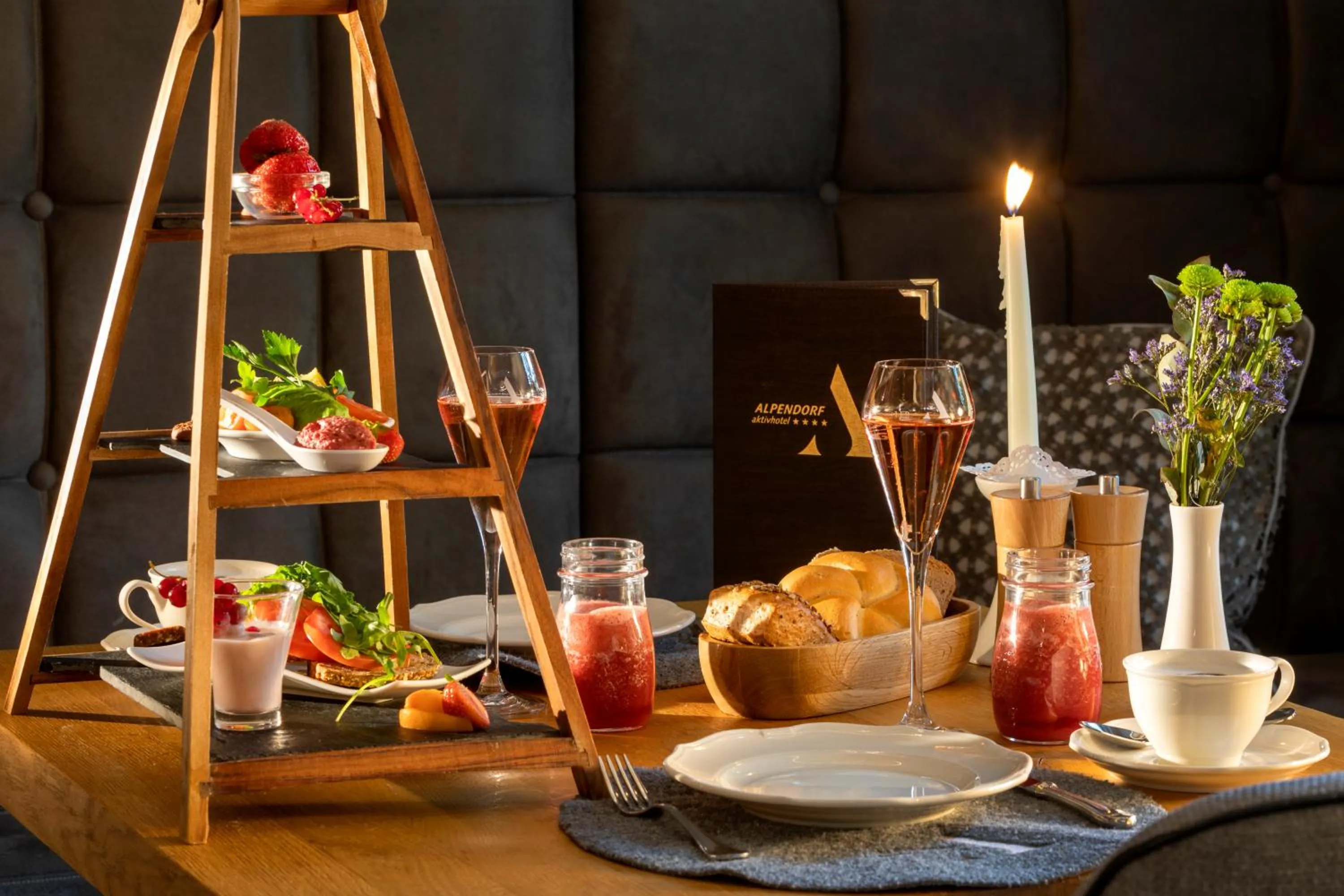 Buffet breakfast in Aktivhotel Alpendorf