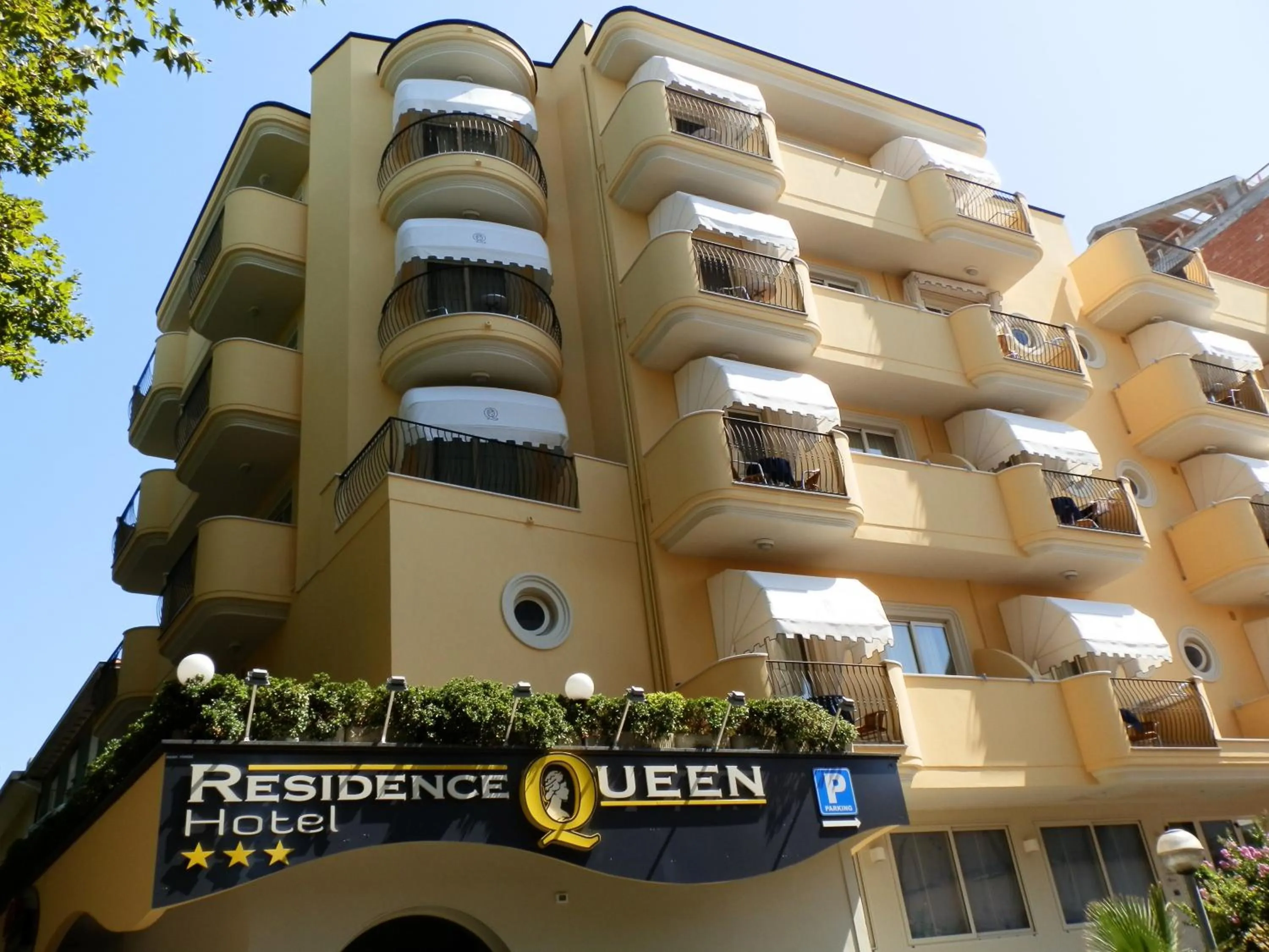 Facade/entrance in Residence Queen